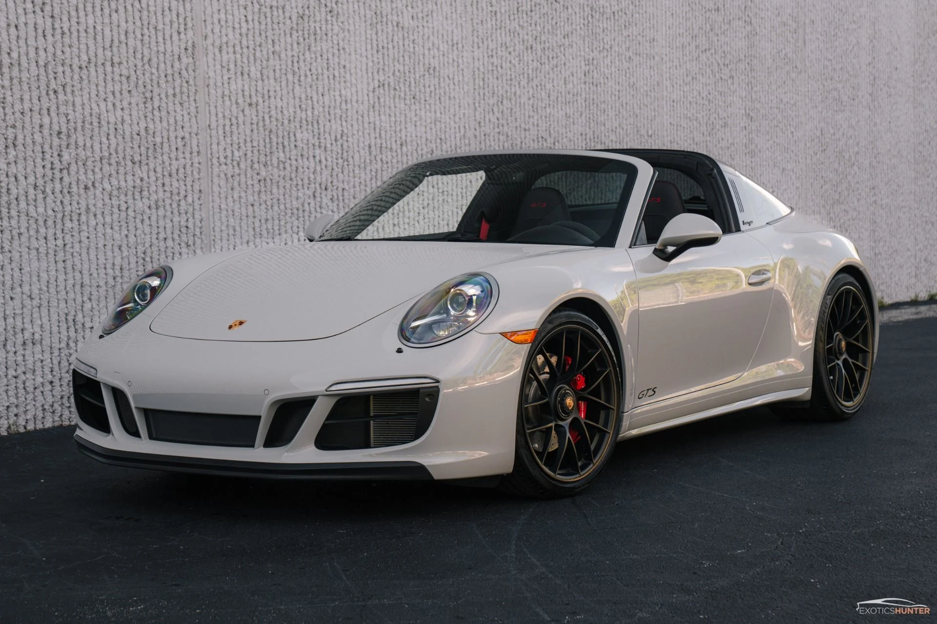 mph000_1497481377_Used_2018_Porsche_911_Targa_4_GTS_in_Chalk_with_GTS_Interior_Pack_PDK_1755551325_fe5d1b3fc4