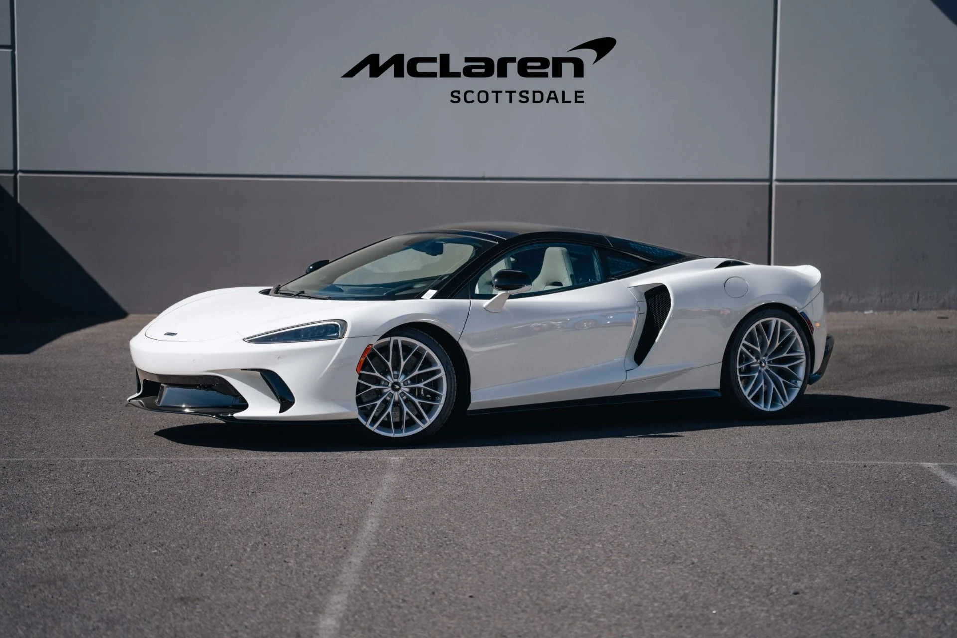 mph000_1513262371_Used_2025_MCLAREN_GTS_1745592556_2a5dfb9f6c