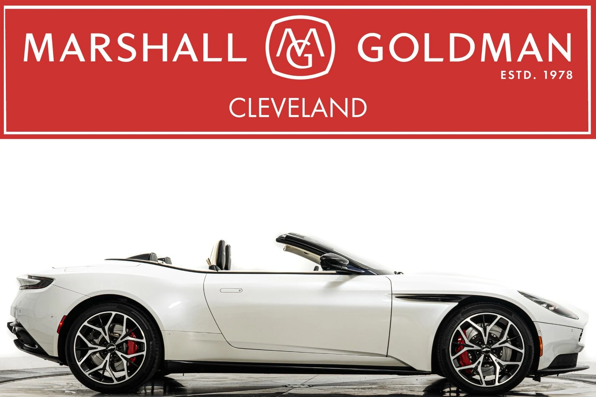 mph000_1521095302_Used_2019_Aston_Martin_DB_11_Volante_1760477407_ac9155afbc