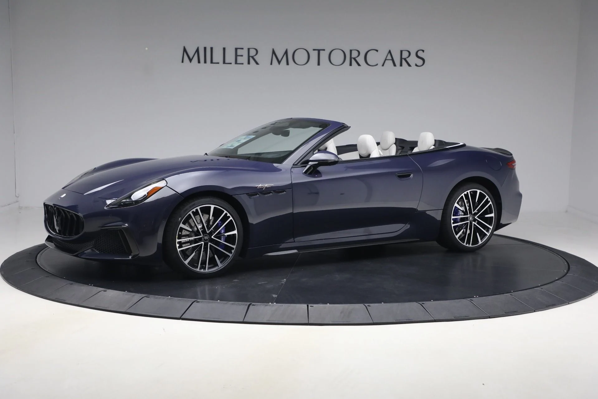 mph000_1529944812_New_2026_Maserati_Gran_Cabrio_Trofeo_1777925600_5d156feb14