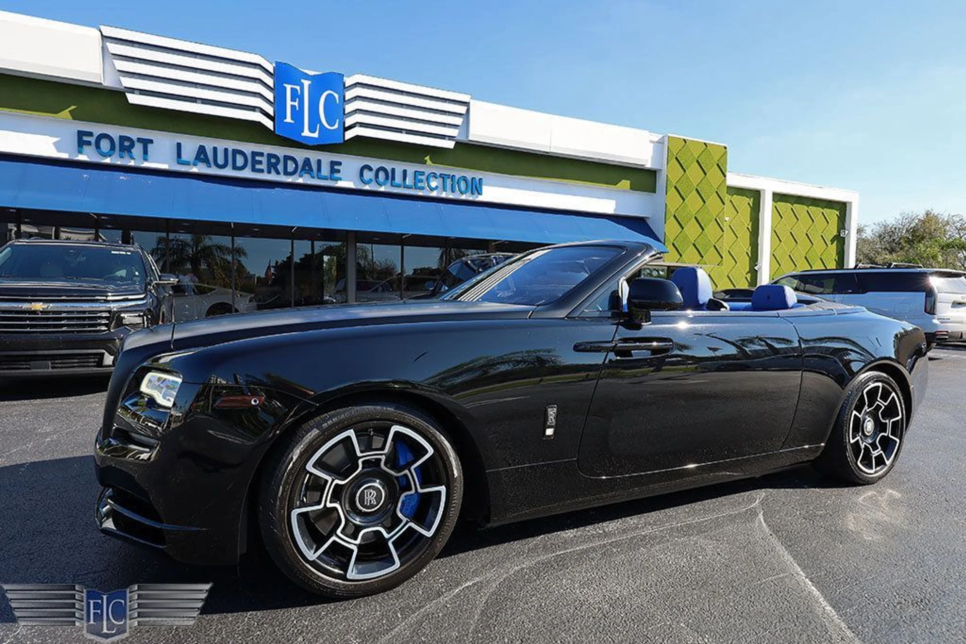 mph000_153621054_used_2018_rolls_royce_dawn_blackbadgeconvertible_6305_22965393_1_1024_3cd6cb98c9