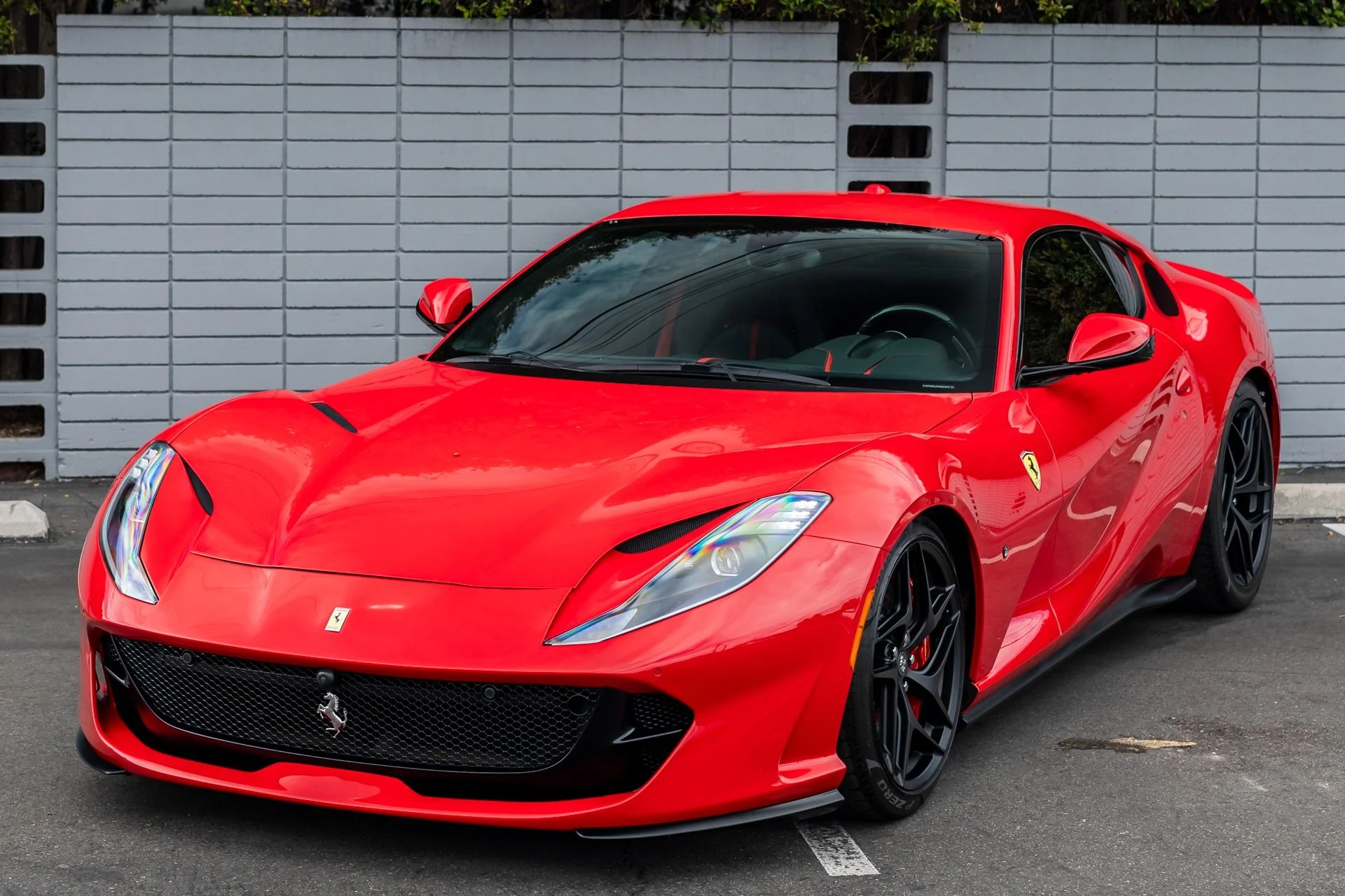 mph000_1566737973_Used_2019_Ferrari_812_Superfast_1744740787_10f37ee282