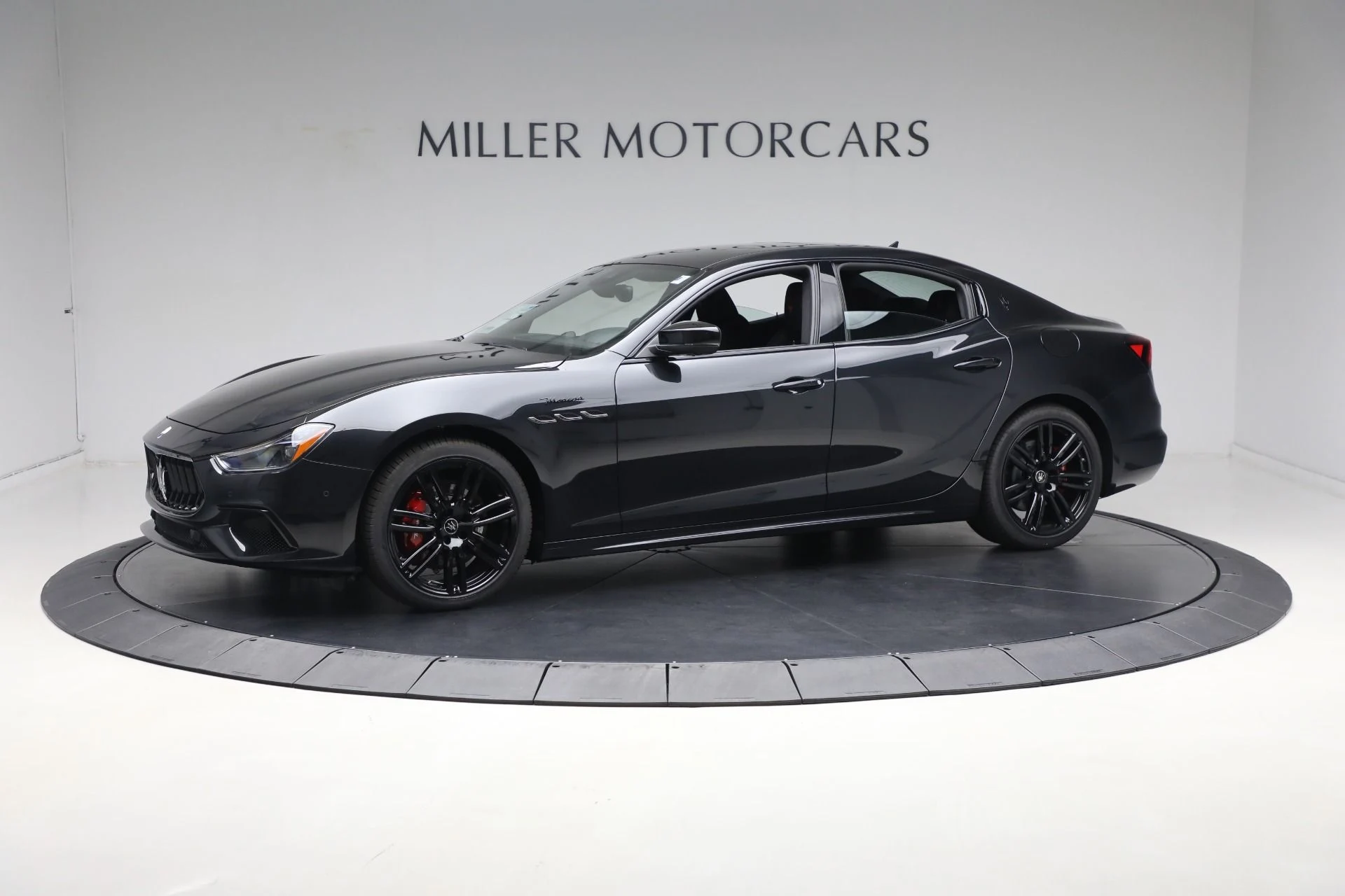 mph000_1574109748_New_2024_Maserati_Ghibli_Modena_Ultima_Q4_cf79414350