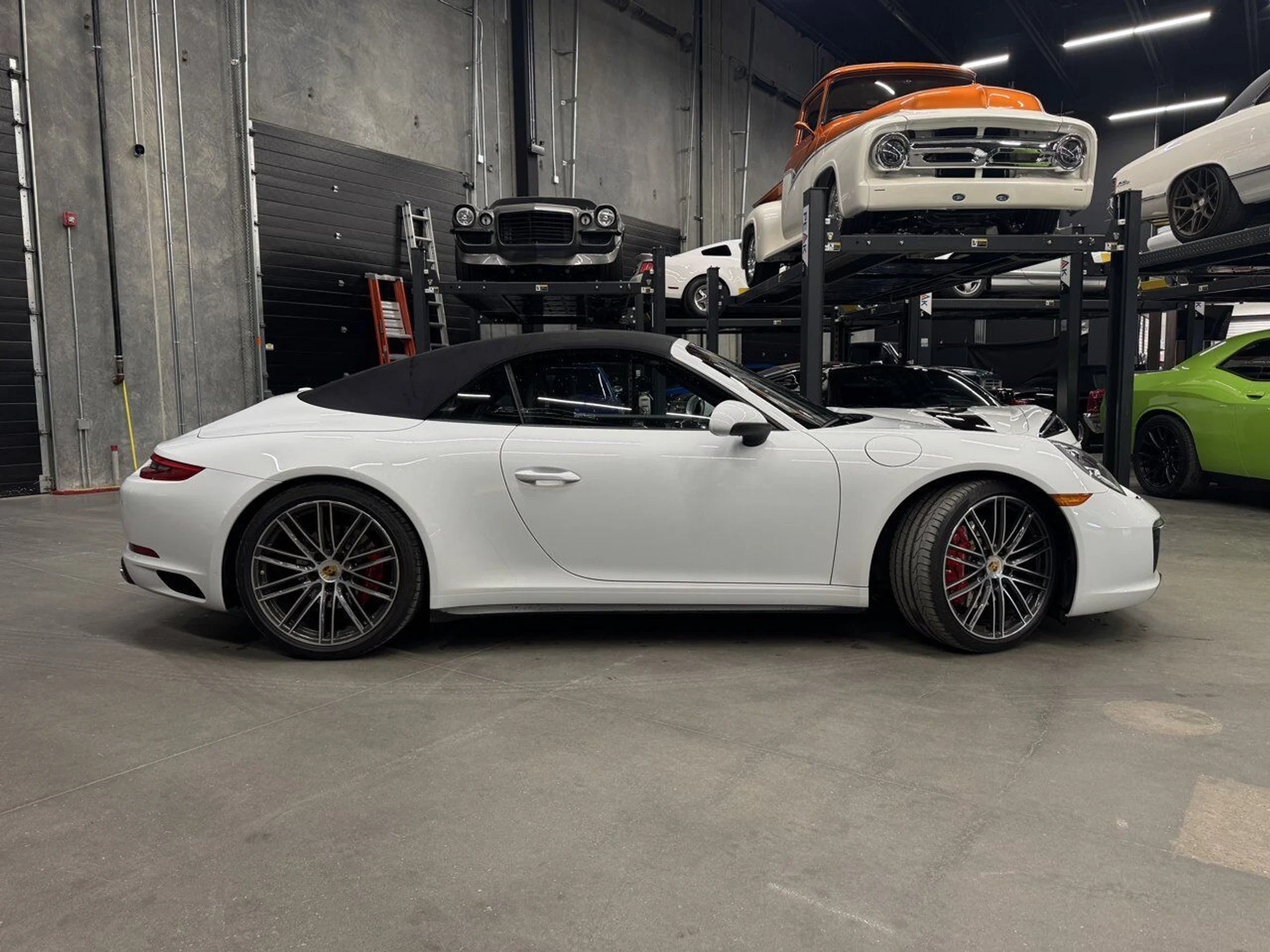 mph000_1577877130_porsche_911_2018_b74ed81f2a