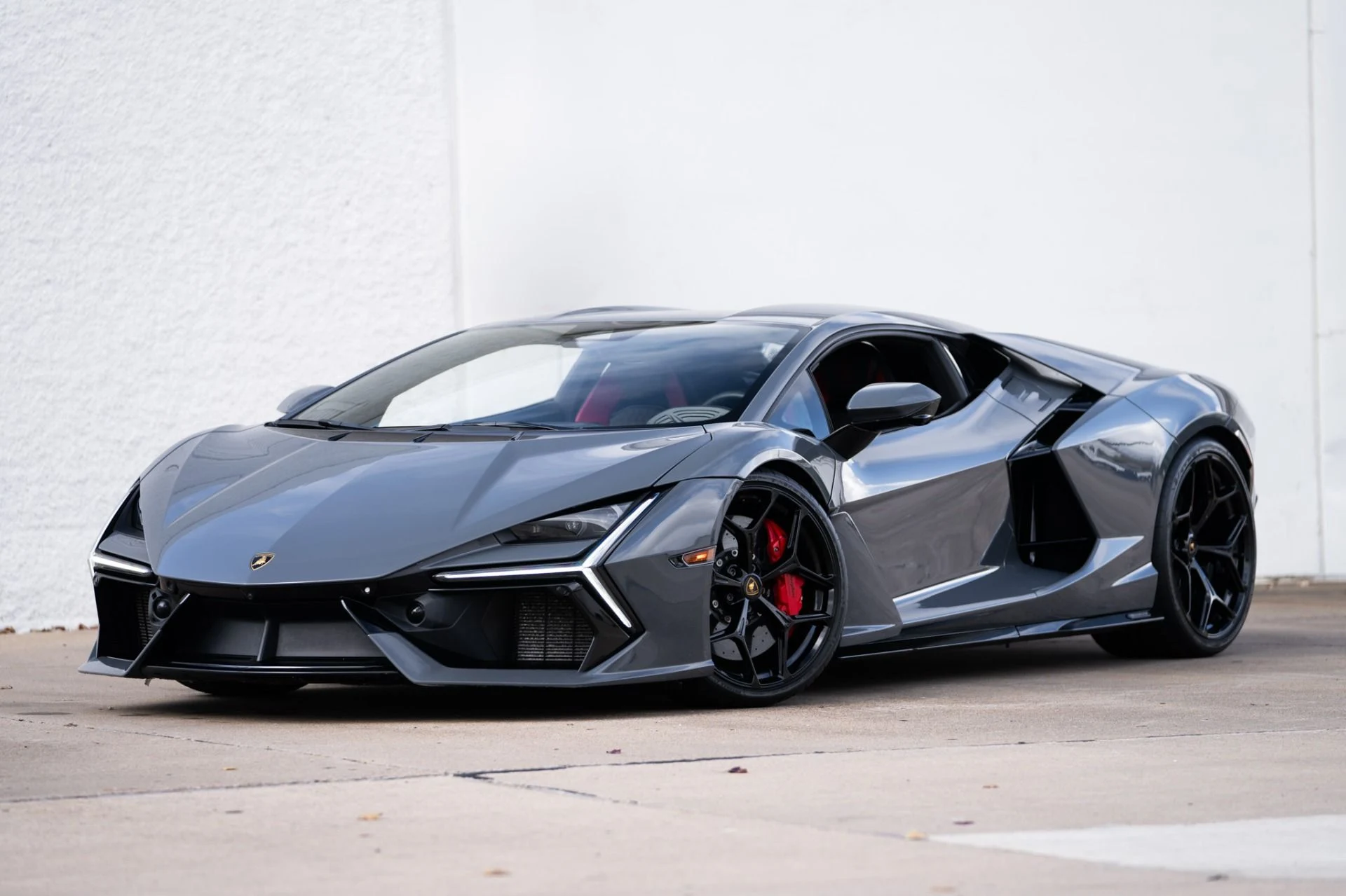 mph000_1581189234_Used_2024_Lamborghini_Revuelto_1766428985_2a36ff0d4c