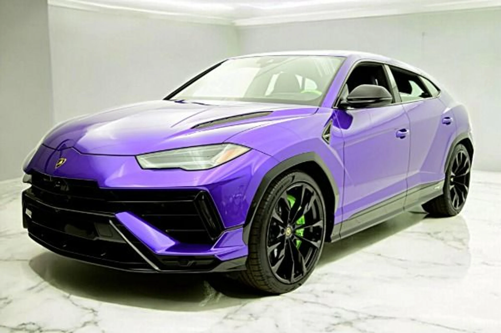 mph000_15834679_Used_2024_Lamborghini_Urus_S_e40f36f9fc