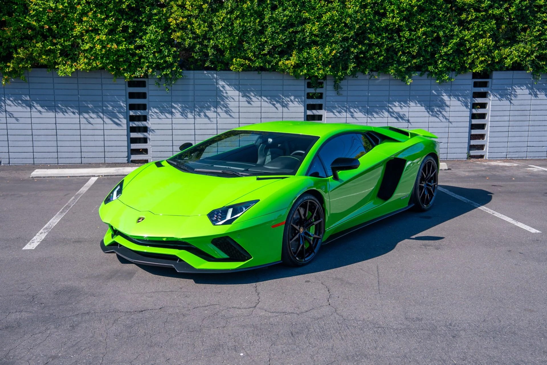 mph000_1588961707_Used_2018_Lamborghini_Aventador_LP_740_4_S_1762289338_838df64dce