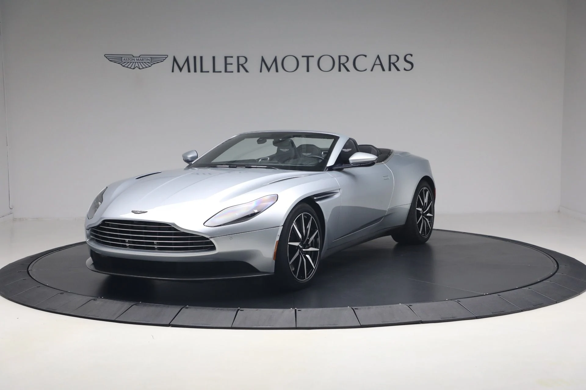mph000_1612508827_Used_2019_Aston_Martin_DB_11_Volante_1781362219_528933bd0a