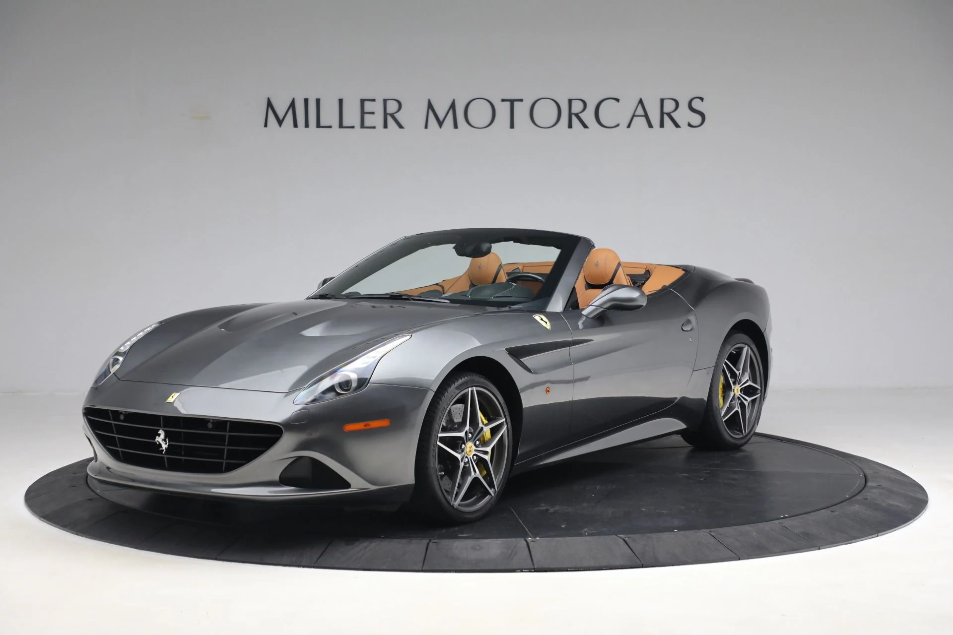 mph000_1622683149_Used_2017_Ferrari_California_T_1688060415_2e3fb54fa6