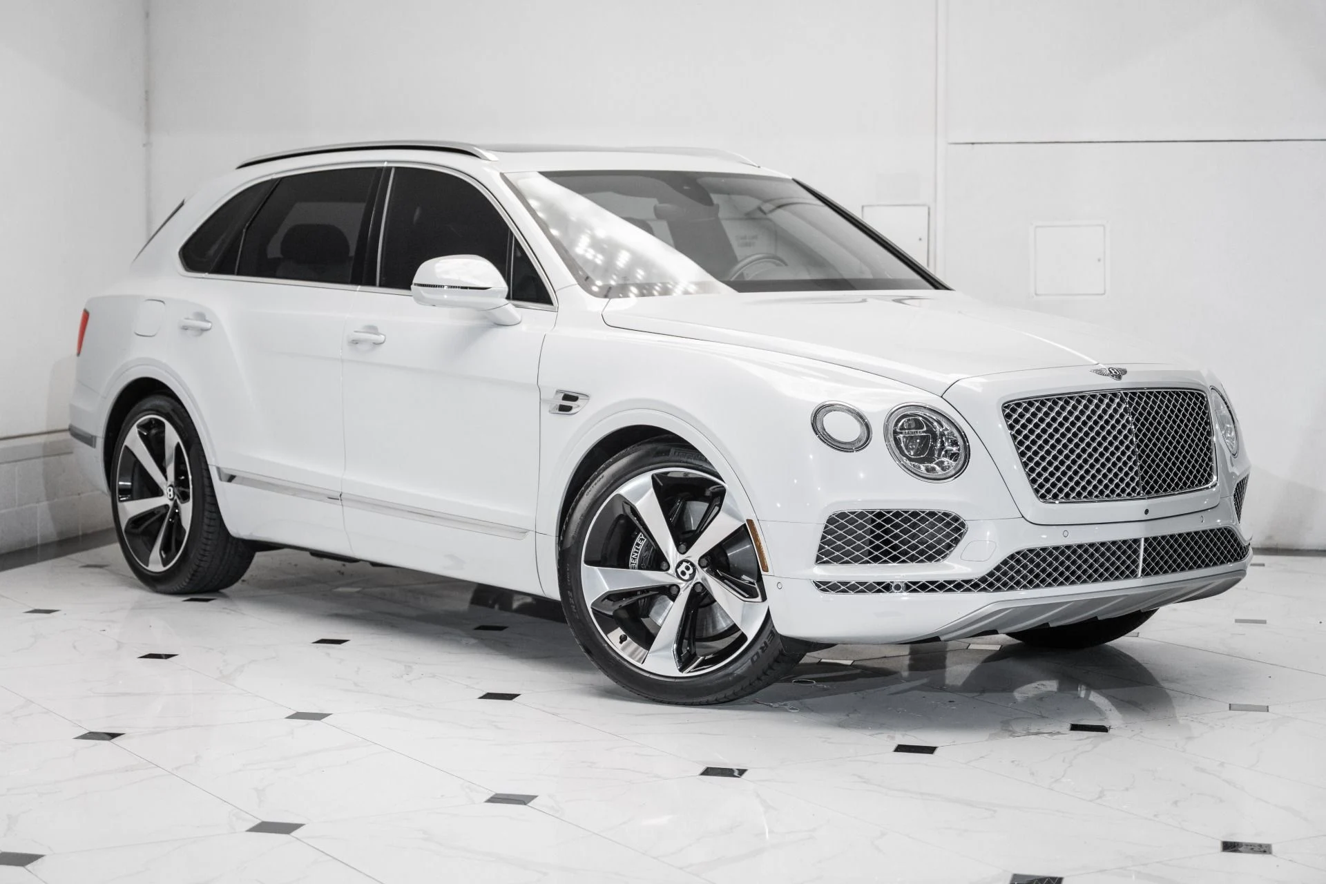 mph000_1624002967_Used_2019_Bentley_Bentayga_V8_1759420279_9f9a3818a1
