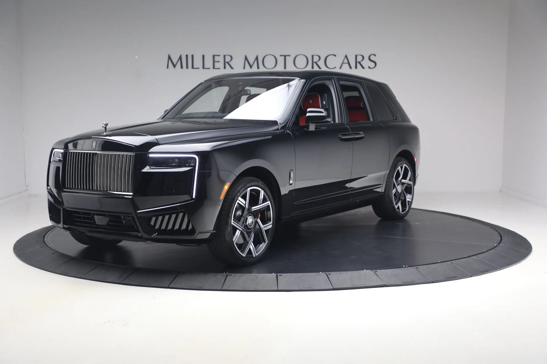 mph000_1630322624_New_2027_Rolls_Royce_Black_Badge_Cullinan_a3271a62b1