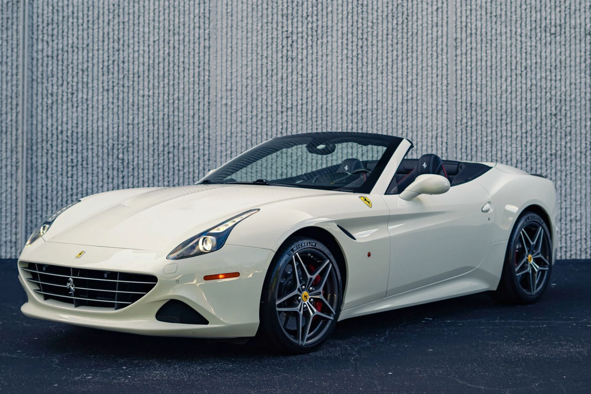 mph000_1647409115_Used_2017_Ferrari_California_T_251_K_MSRP_Special_Handling_Pack_Daytona_Seats_Powertrain_Warranty_1779481555_26fda402b5