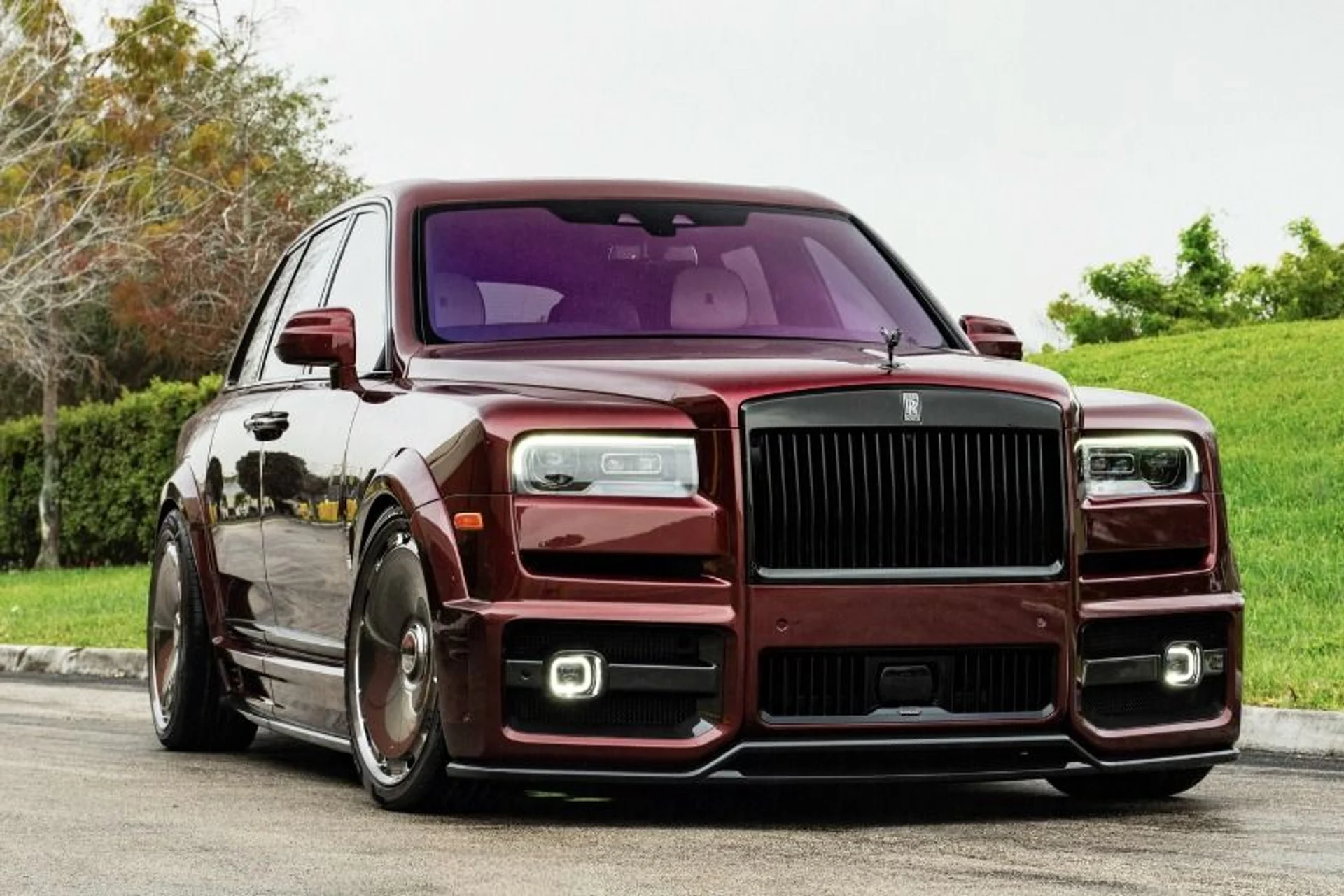 mph000_1659245364_Used_2022_Rolls_Royce_Black_Badge_Cullinan_Urban_Automotive_Widebody_HRE_wheels_1771025281_b5353d0e02