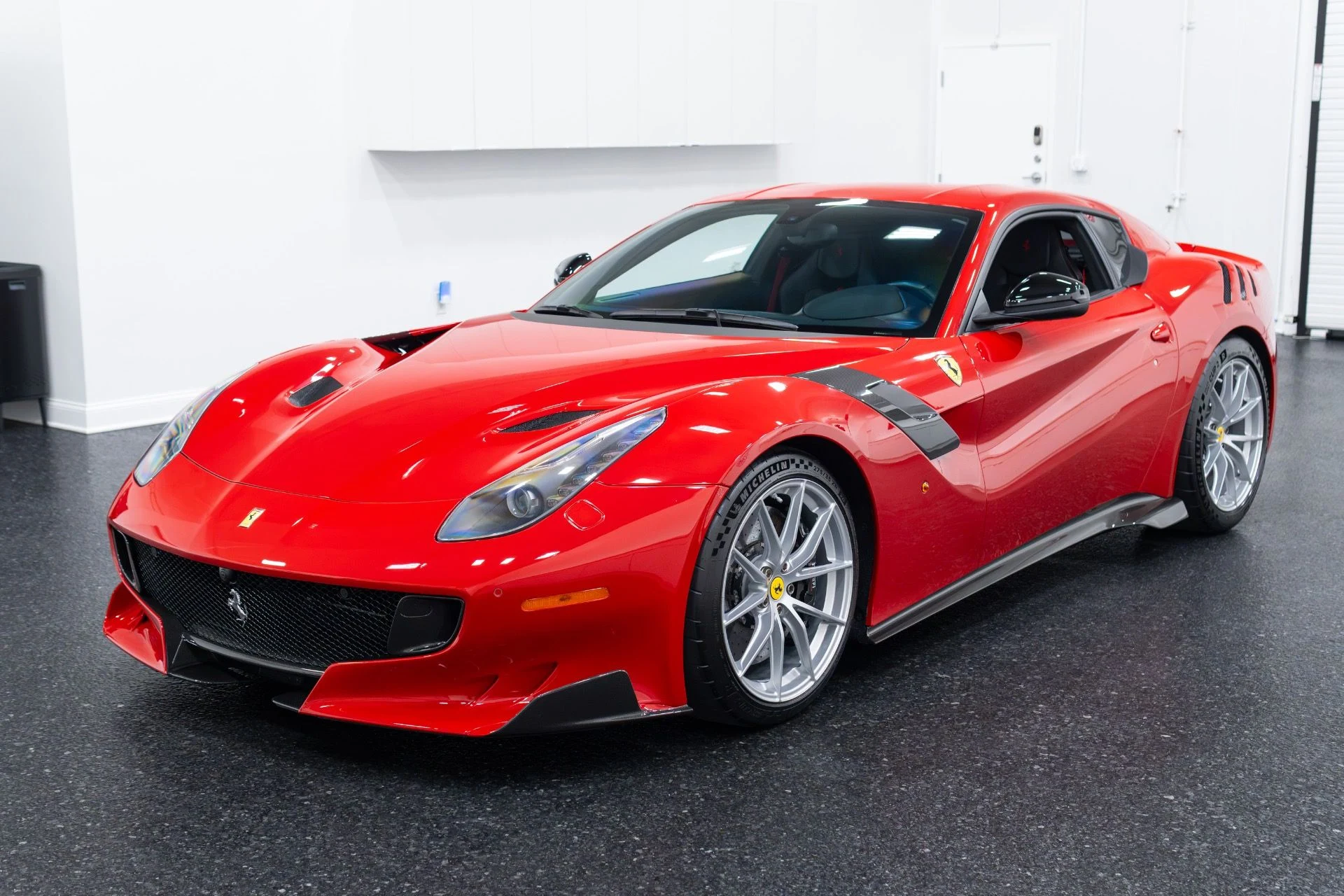 mph000_16662620_Used_2017_Ferrari_F12tdf_1788474765_1aff82529f