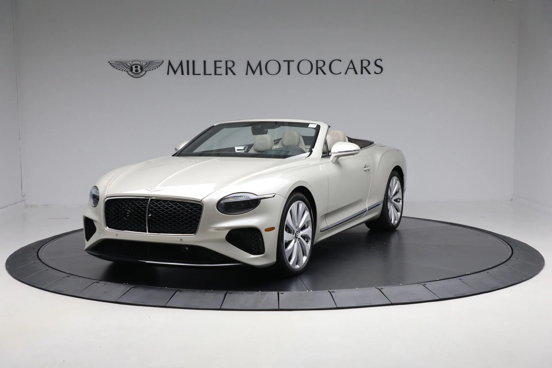 mph000_1667361927_New_2026_Bentley_Continental_GTC_e3465c2515