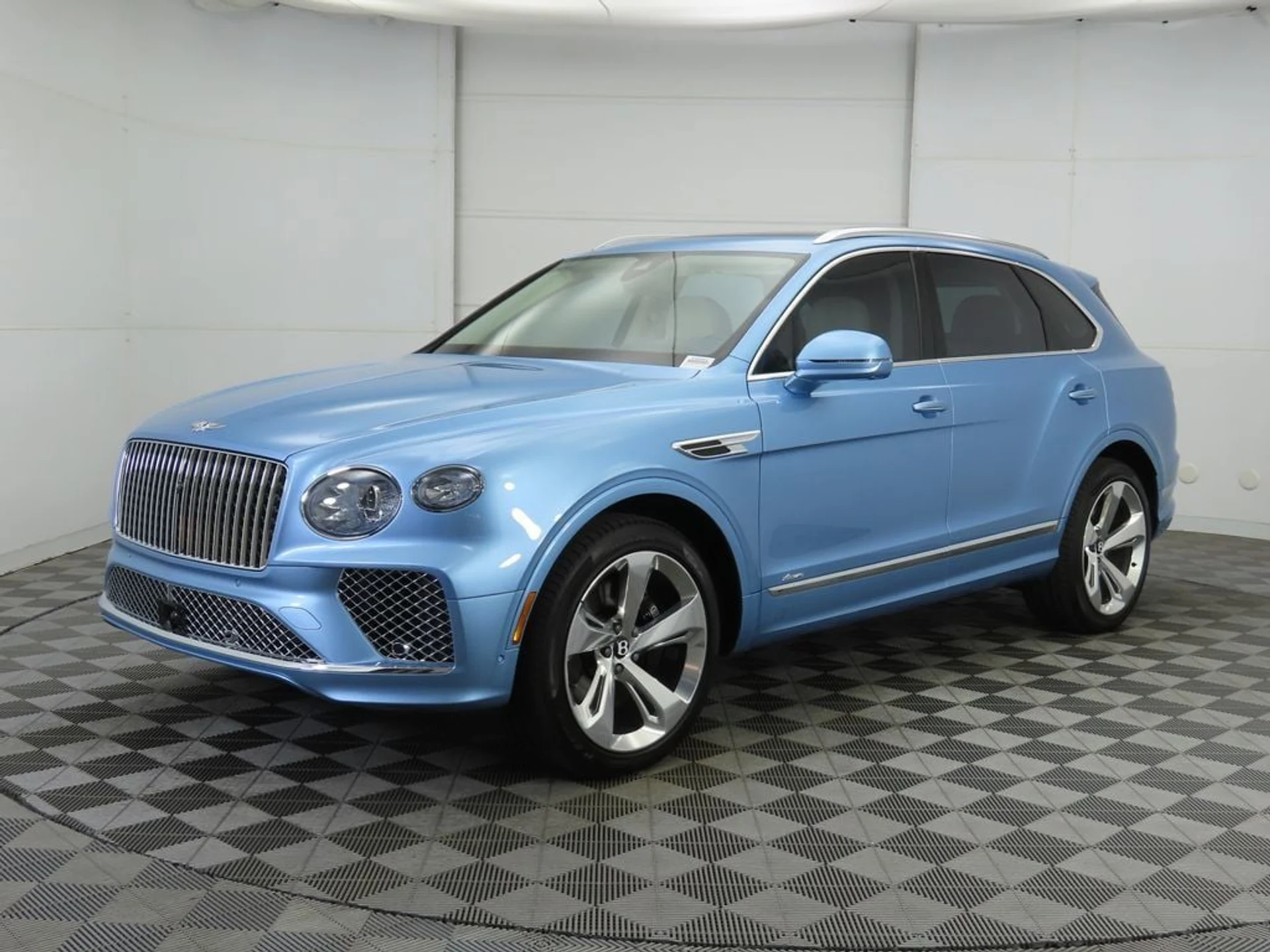 mph000_1667424485_new_2025_bentley_bentayga_v8awd_8119_22909990_1_1024_721e288549