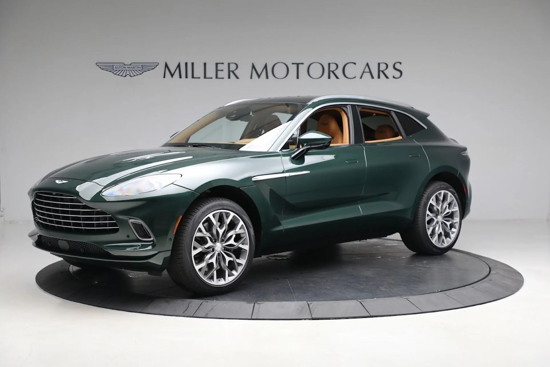 mph000_1676562474_Used_2023_Aston_Martin_DBX_1685647271_635de5fc84