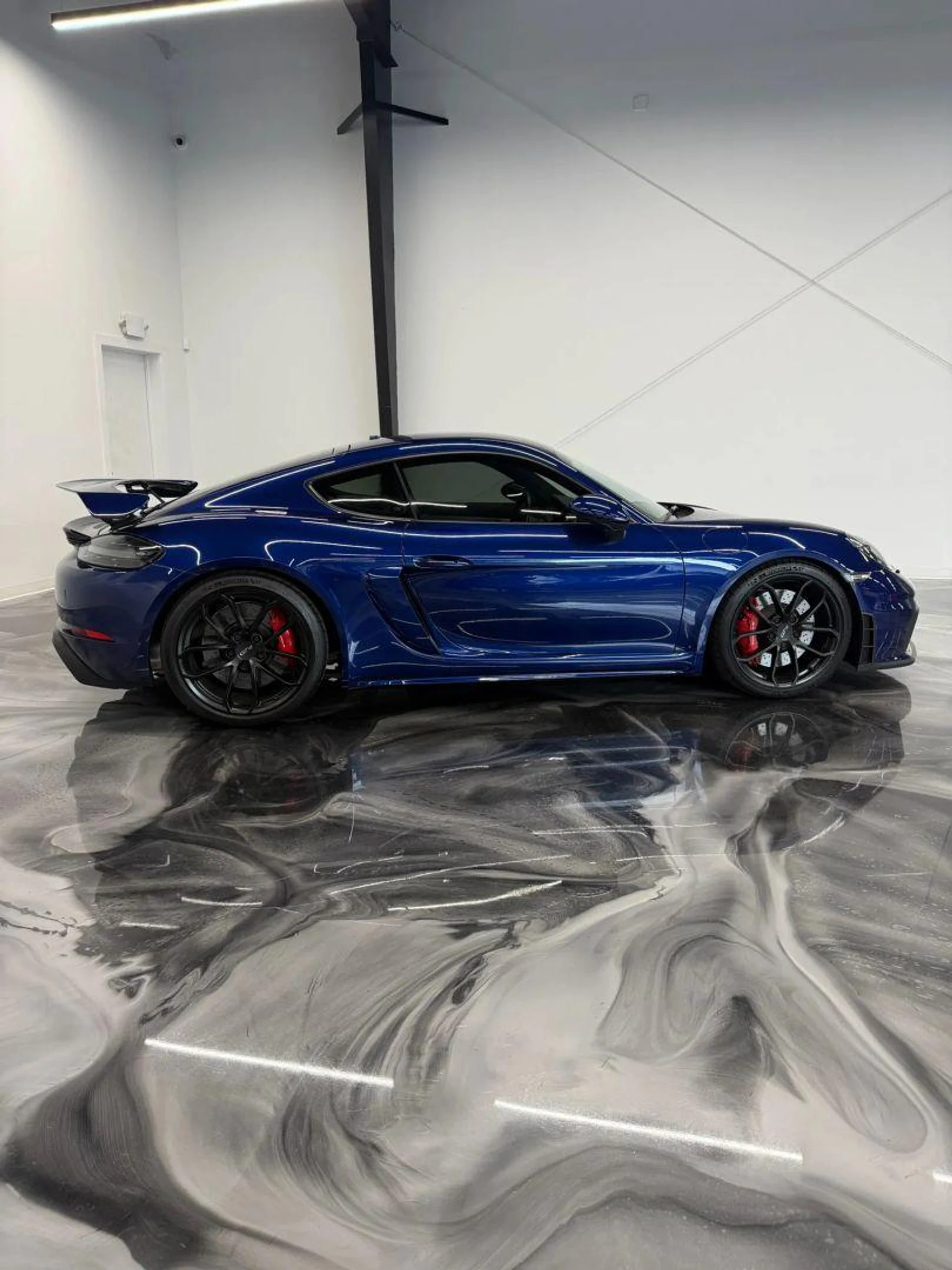mph000_1678299278_Used_2020_Porsche_718_Cayman_GT_4_Coupe_2_D_1788539723_1e08e25e4c