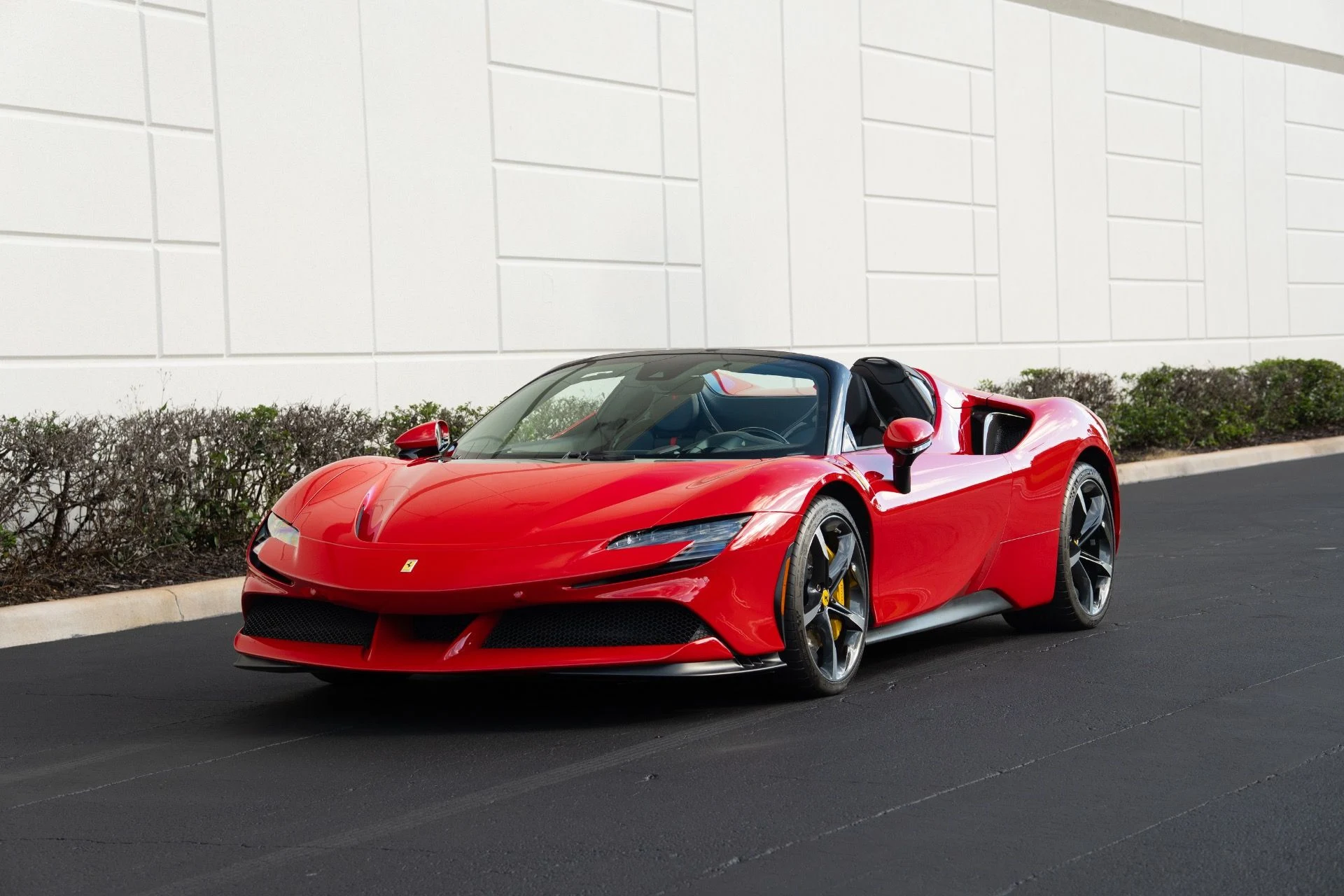mph000_1691800150_Used_2024_Ferrari_SF_90_Spider_1759287826_ed281fae04