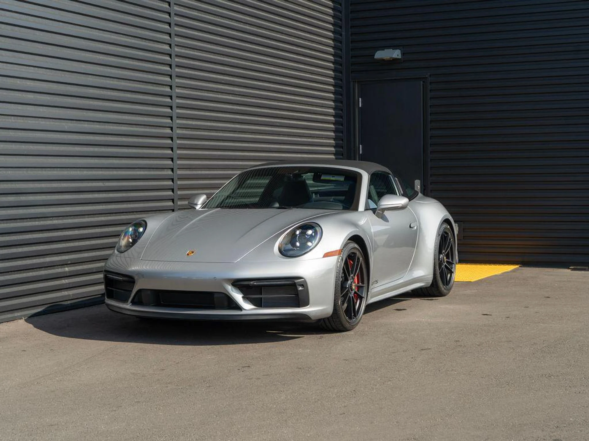 mph000_170866179_q9_FBG_737o_S3_Q1x0sc_U_Gb_Gc_Fxu_QY_3732cbc7fd