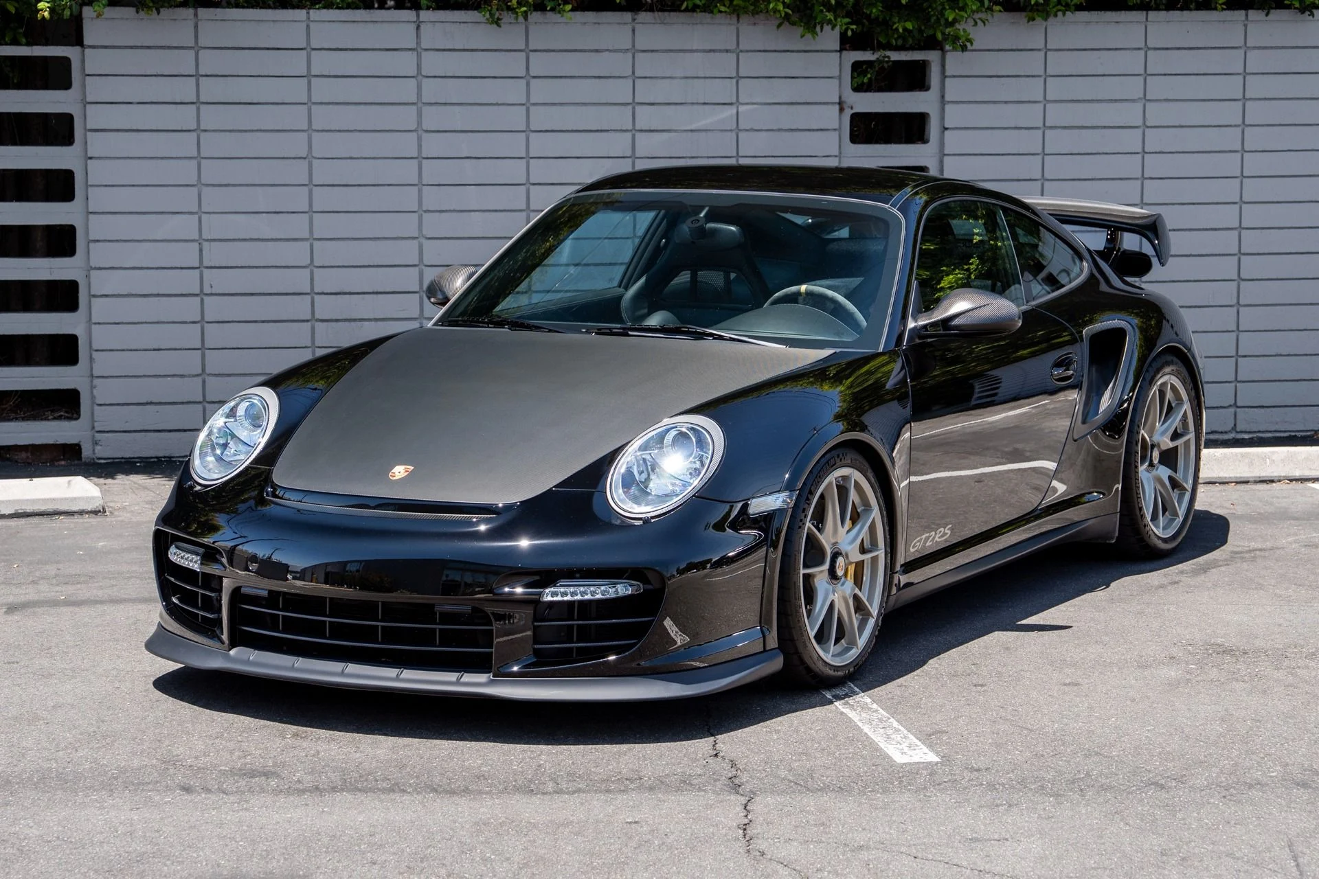 mph000_1731725359_Used_2011_Porsche_911_GT_2_RS_1752601688_e49ff58a5b