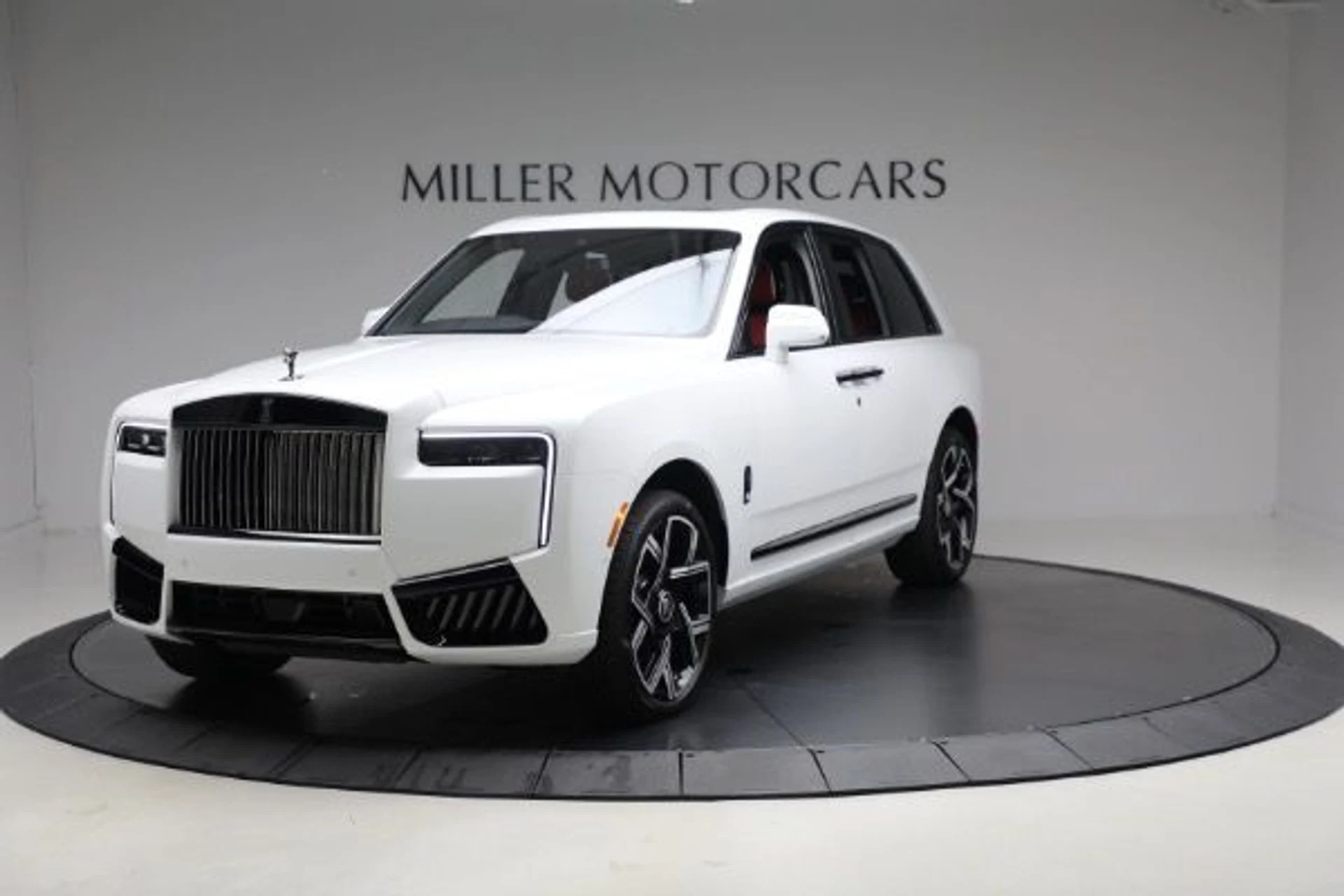 mph000_1738644219_Used_2025_Rolls_Royce_Black_Badge_Cullinan_b42cd3d8c3