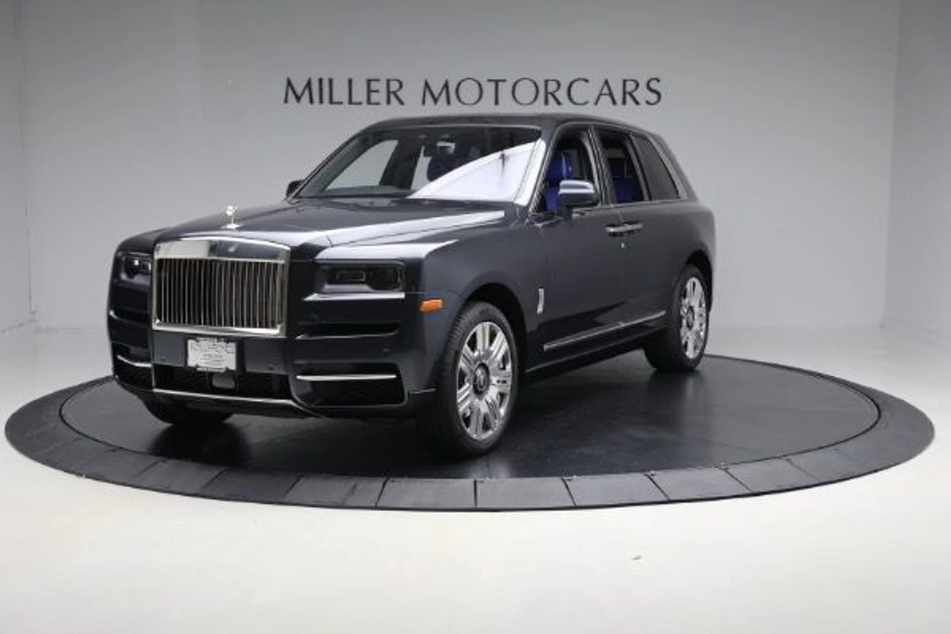 mph000_1739361405_Used_2022_Rolls_Royce_Cullinan_9725d0a87e