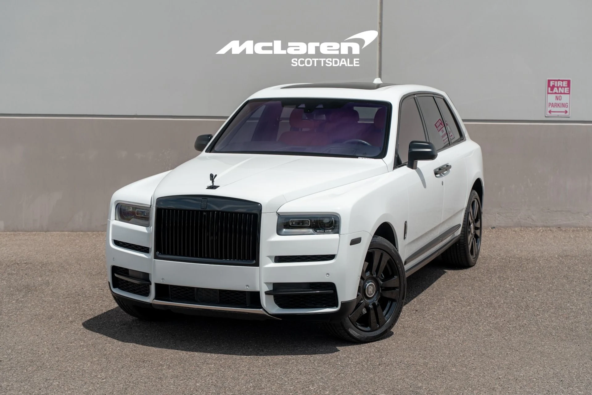 mph000_1745148888_Used_2023_Rolls_Royce_CULLINAN_1787000033_8d29994401