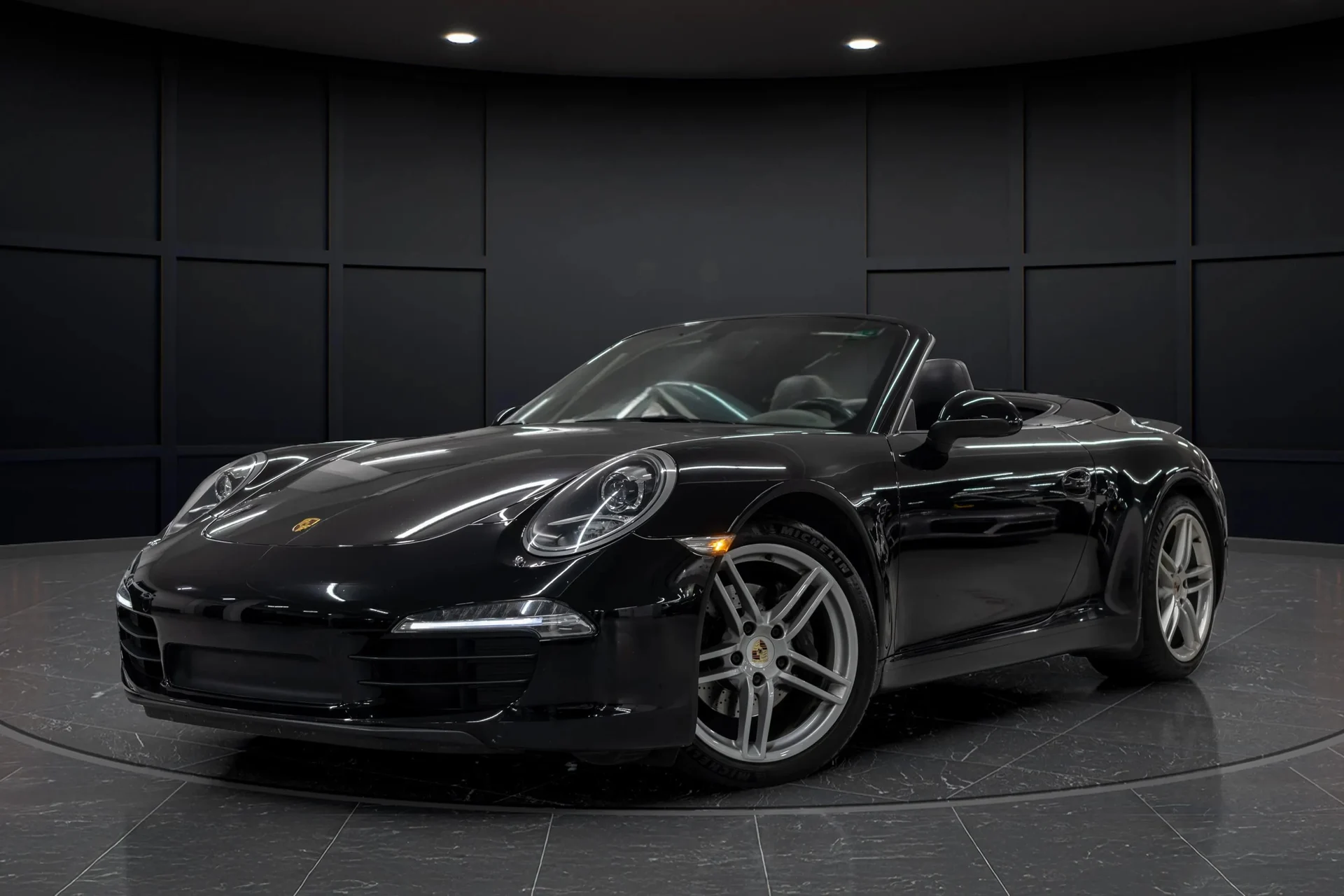mph000_1750621478_ccffbae1_fdc4_4b91_89bb_dc483ec9dfb5_1_10_Exterior_201220_Porsche2091120_Carrera20_Cabriolet2028_WP_0_CA_2_A98_CS_14039029_2_73ffdb616a