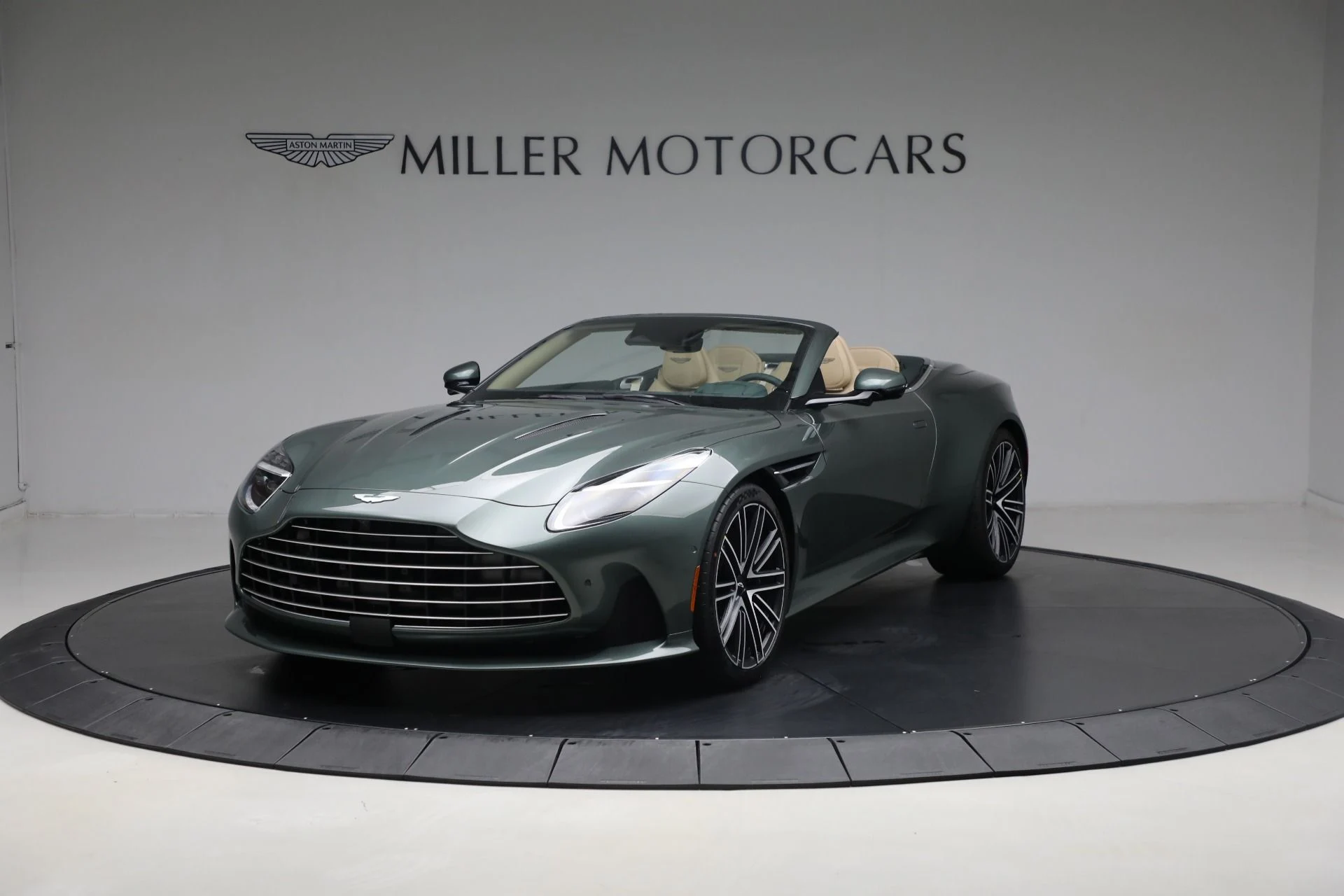 mph000_1762320667_New_2025_Aston_Martin_DB_12_Volante_2ad61d8a34