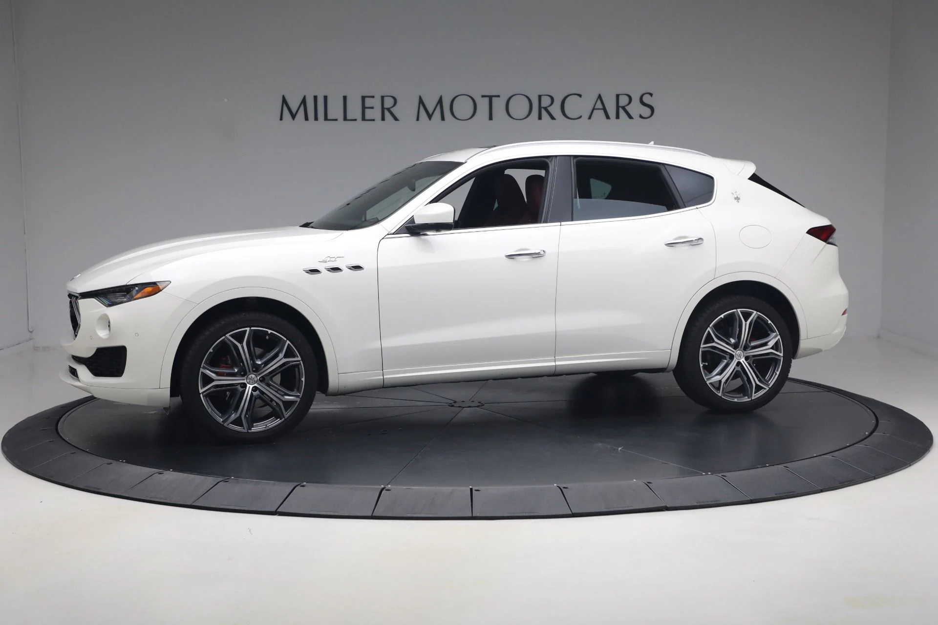 mph000_1765063929_Used_2023_Maserati_Levante_GT_1781292715_b7eb93029d