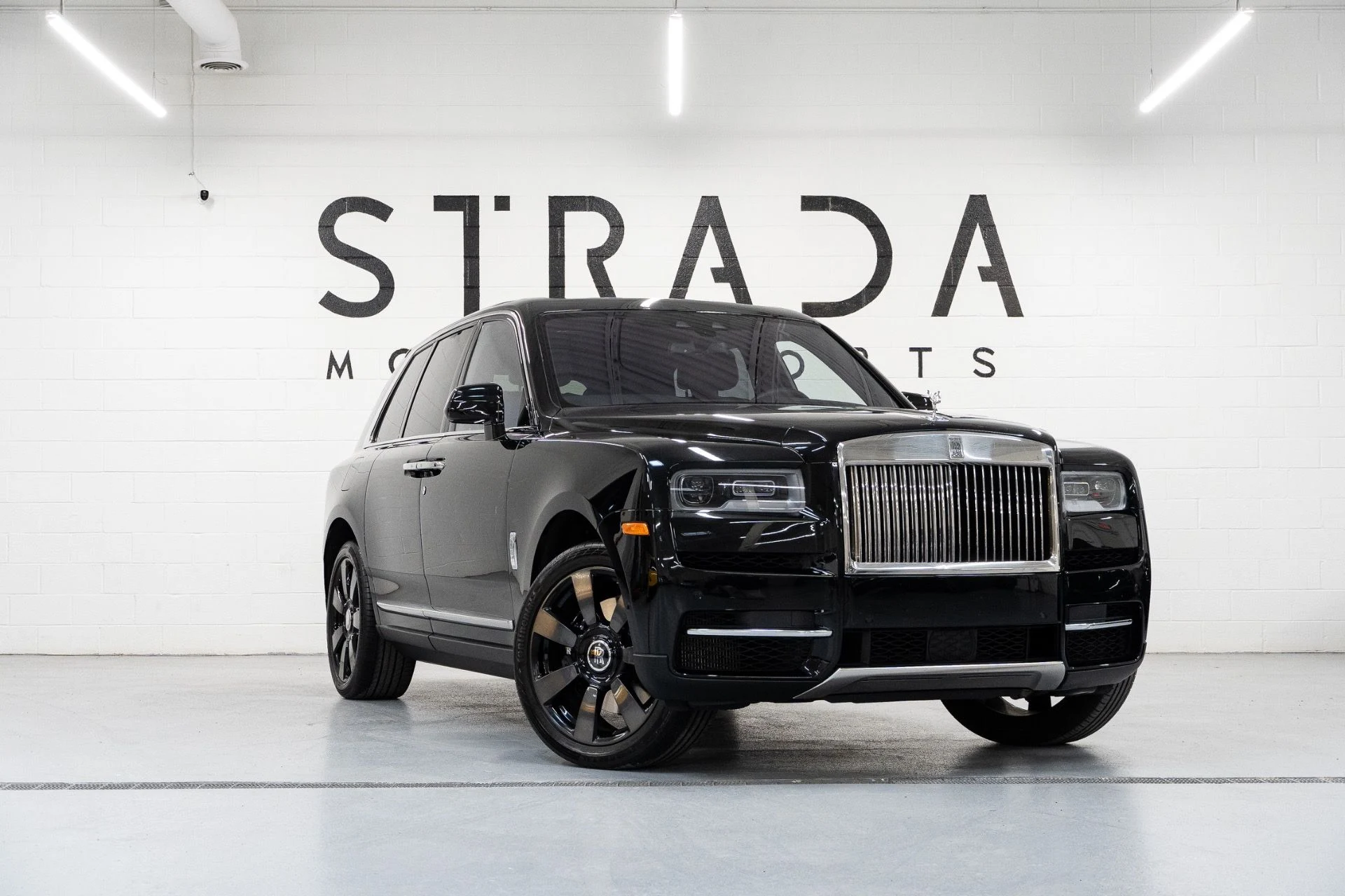 mph000_1774327233_Used_2022_Rolls_Royce_Cullinan_1772571310_48c3e79365