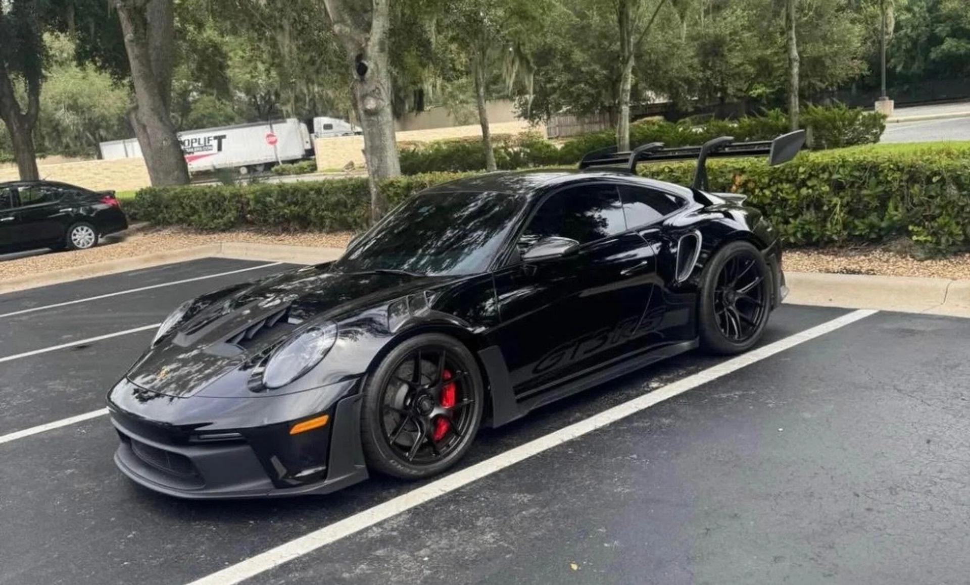 mph000_1789136073_Used_2024_Porsche_911_GT_3_RS_1761078732_9f12a1573c