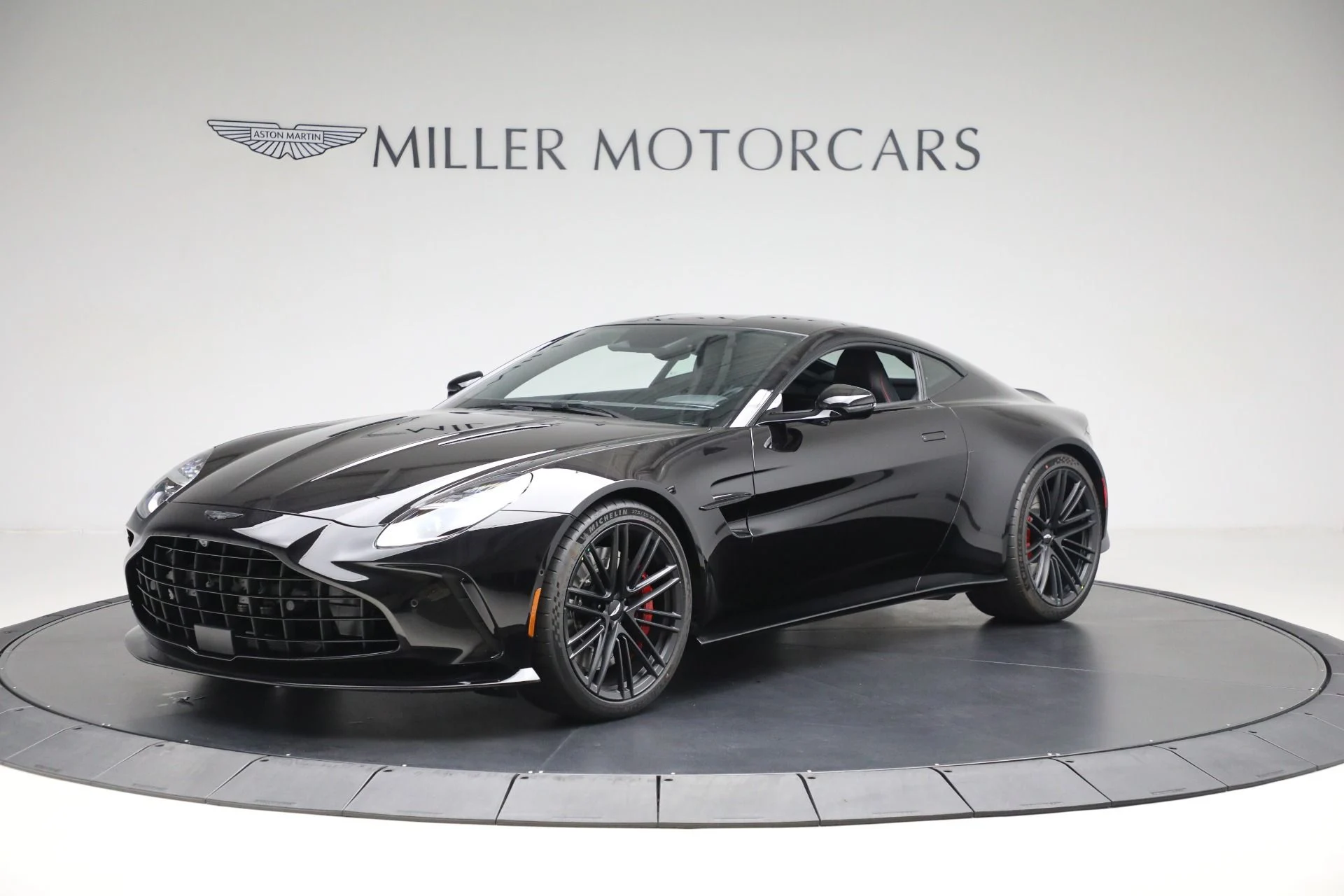 mph000_1813239930_New_2025_Aston_Martin_Vantage_5c1492dbfc