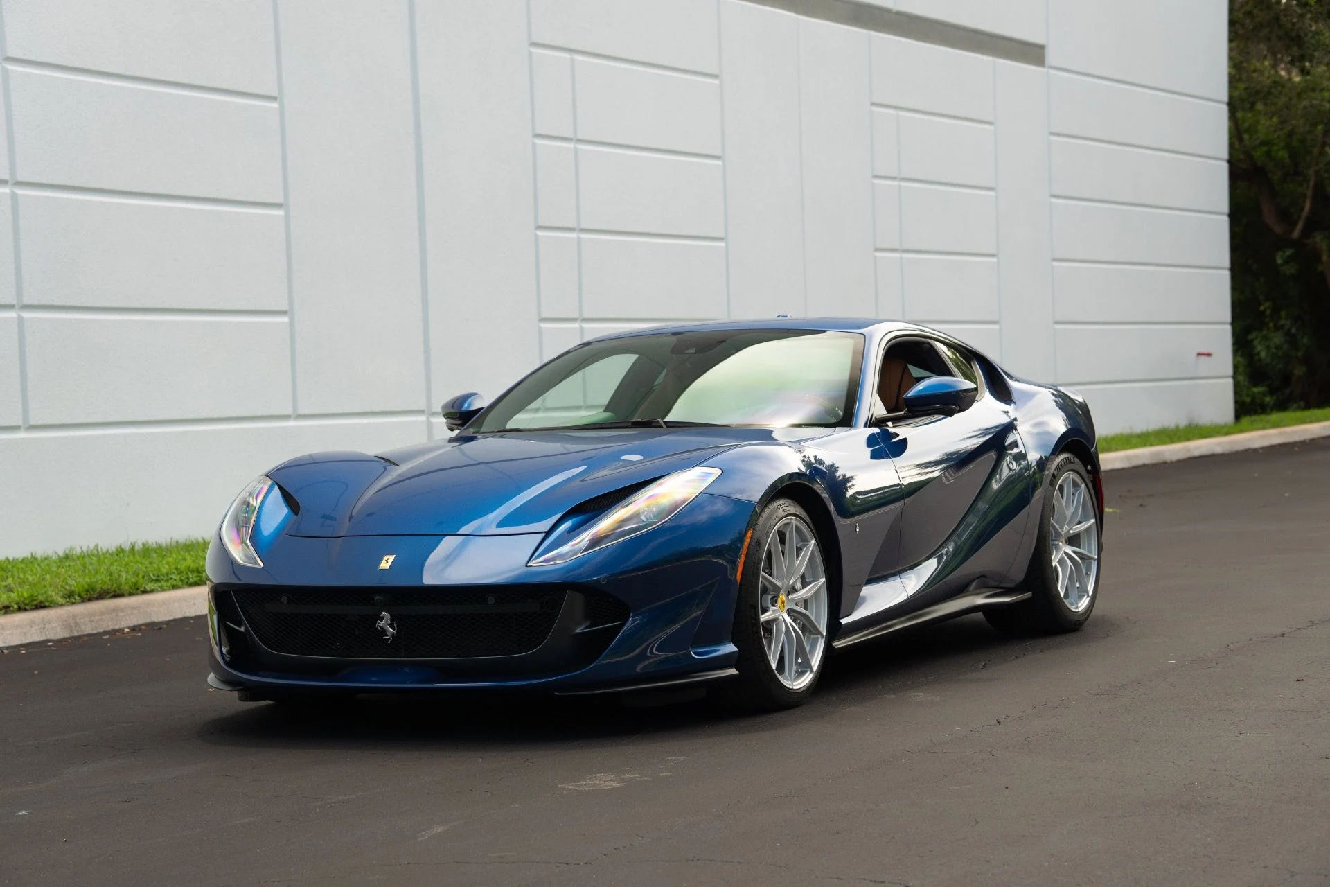 mph000_1815009235_Used_2020_Ferrari_812_Superfast_1758742343_0af0b933e7