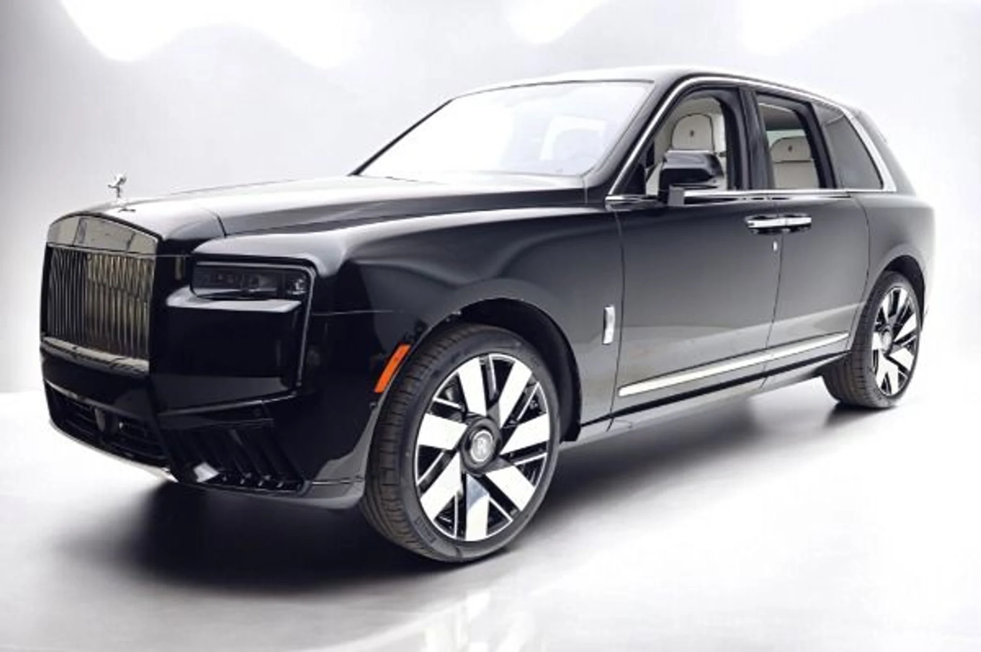 mph000_1818468571_New_2026_Rolls_Royce_Cullinan_a48c0b9a4a