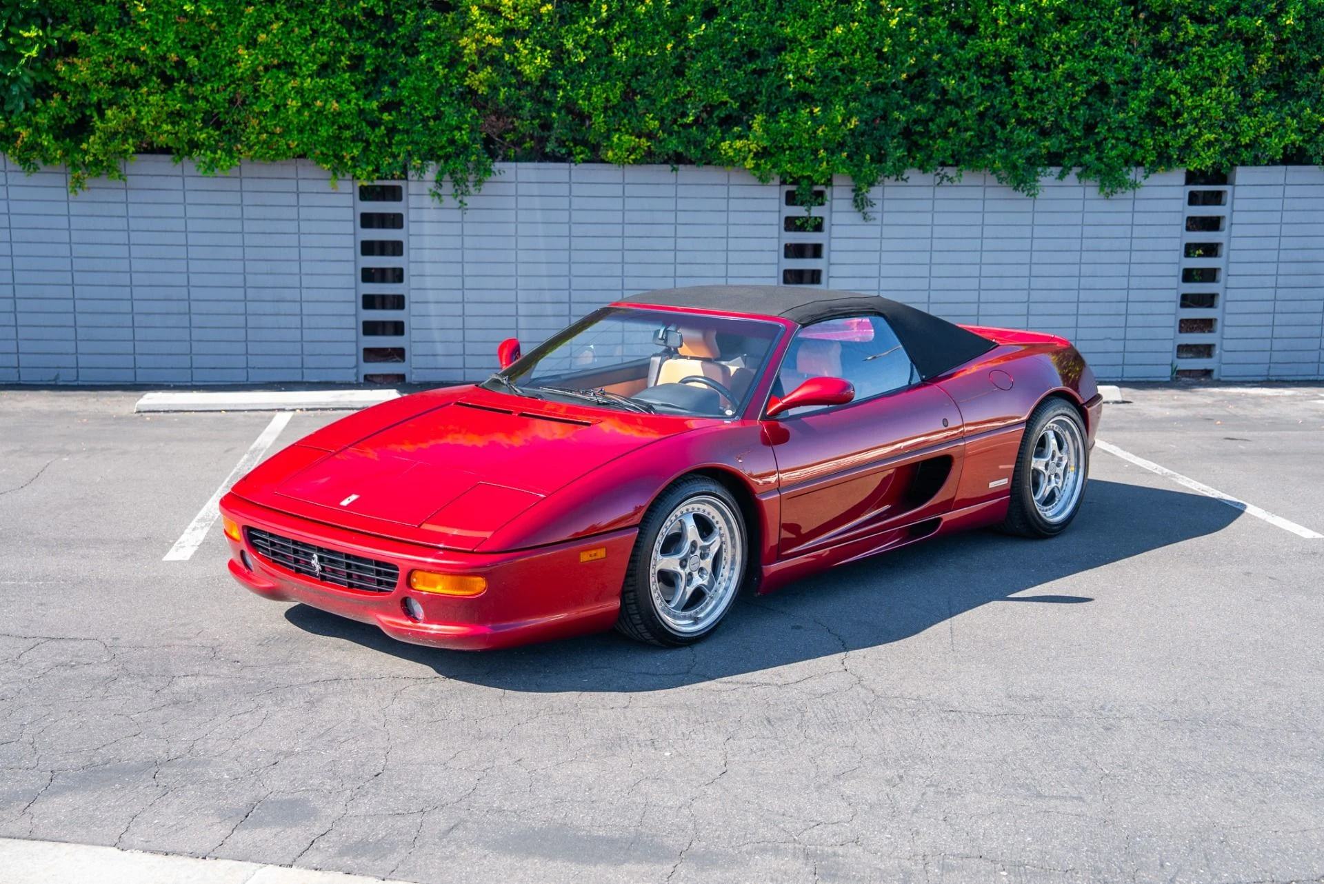 mph000_1837616865_Used_1995_Ferrari_F355_Spider_1762303570_2e4b2524a3