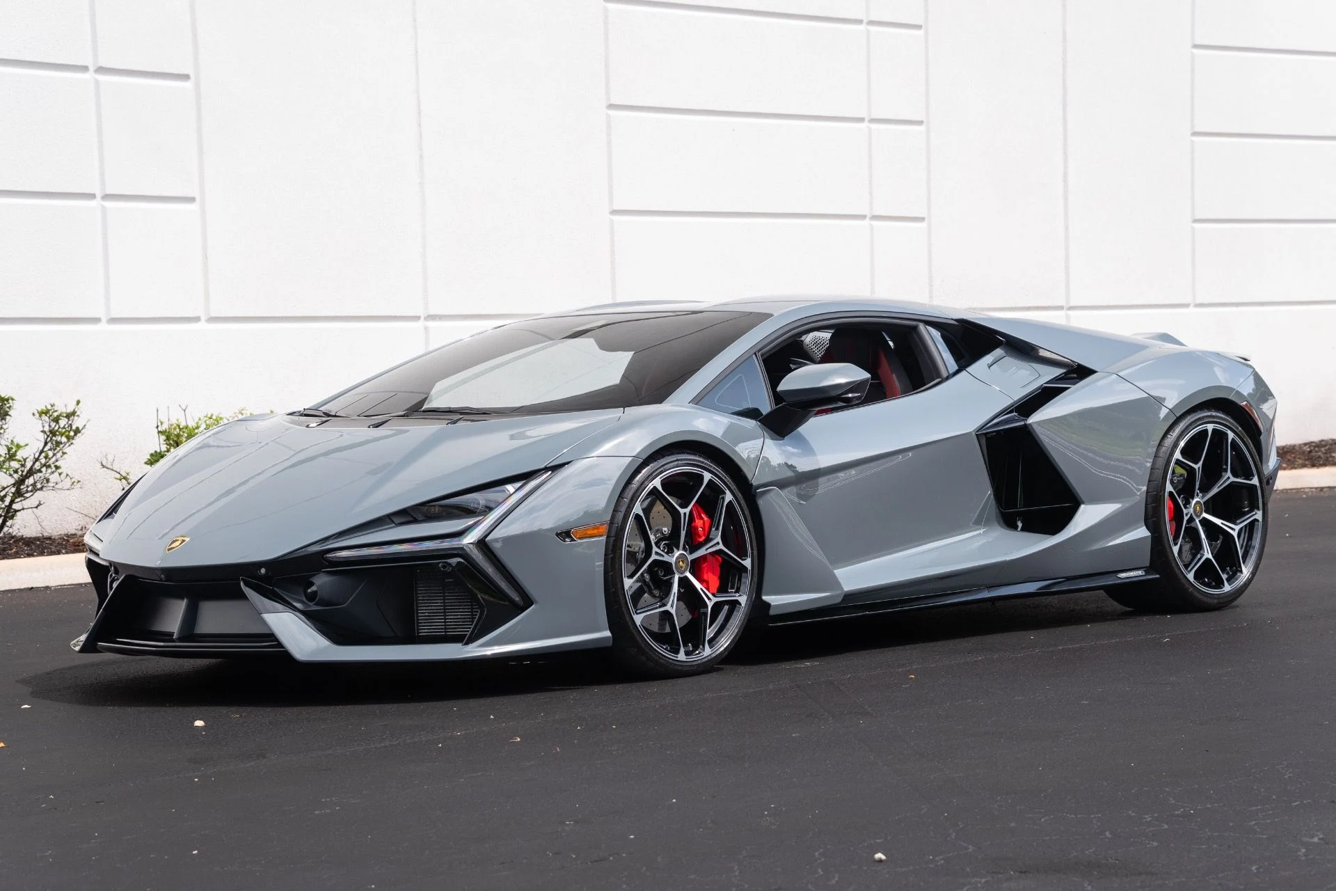 mph000_1840977794_Used_2024_Lamborghini_Revuelto_1778880537_09953dc9e2
