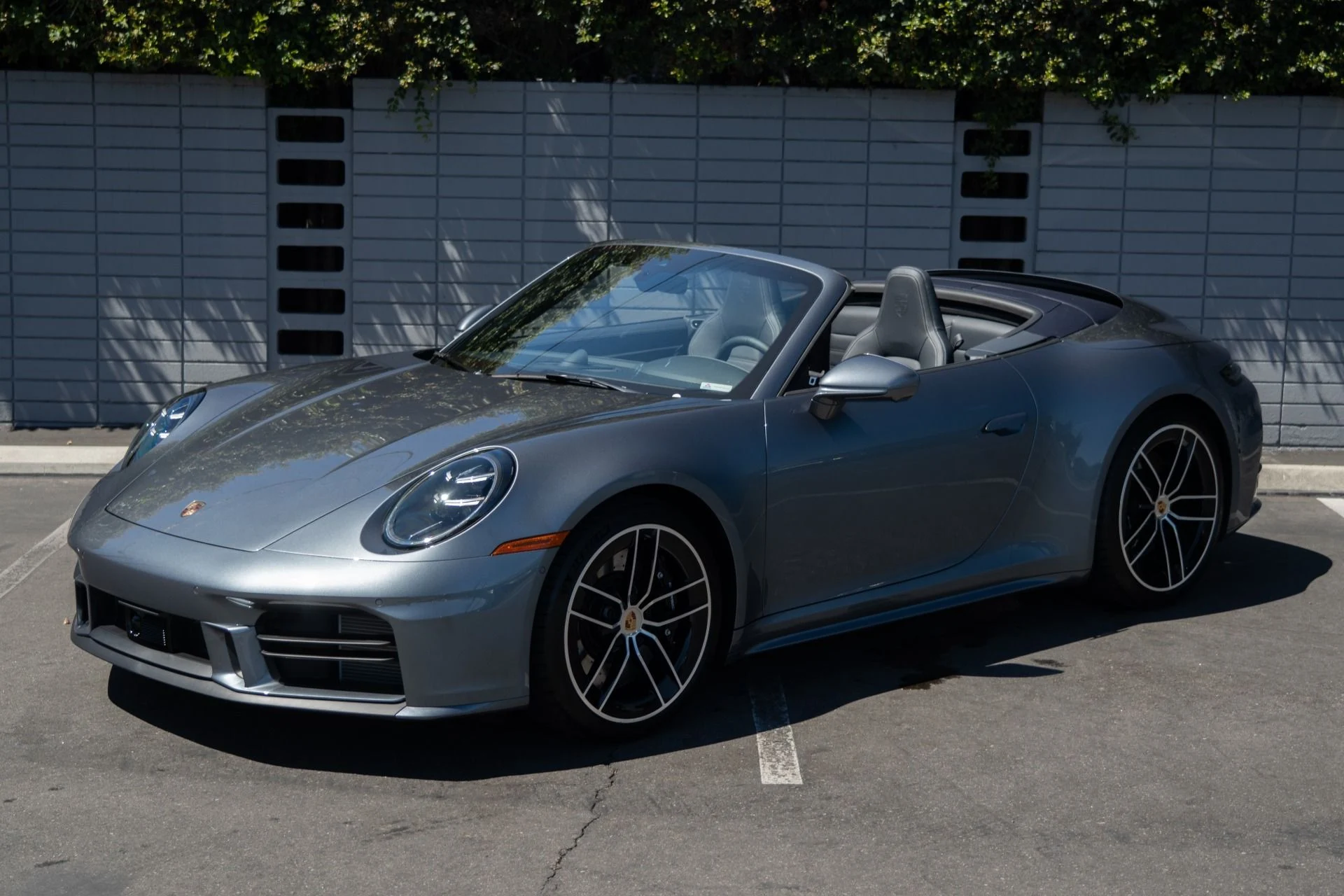 mph000_1861088870_Used_2025_Porsche_911_Carrera_S_1757361864_80f9f480b9