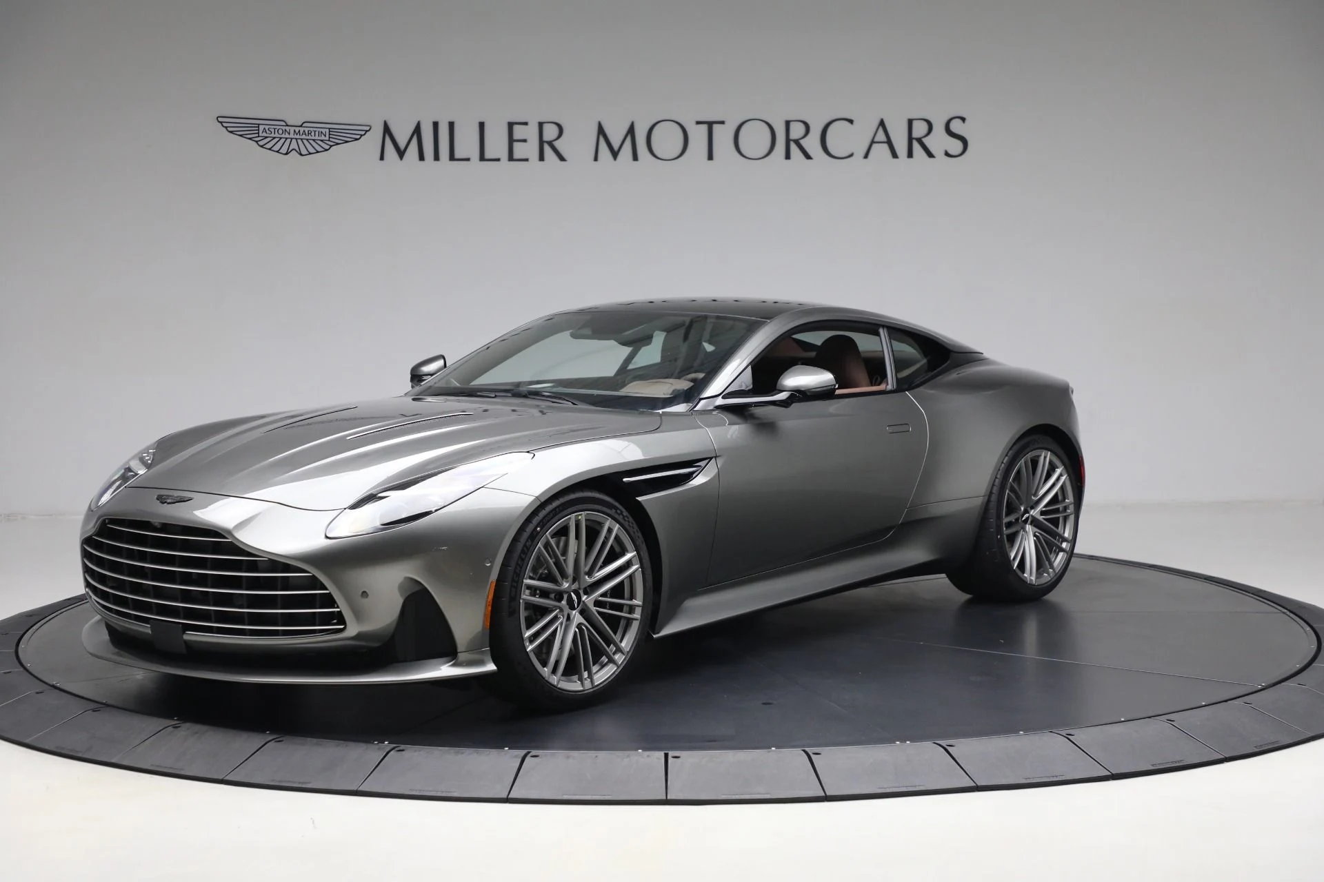 mph000_1866453481_Used_2025_Aston_Martin_DB_12_V8_1735242032_1faa716612