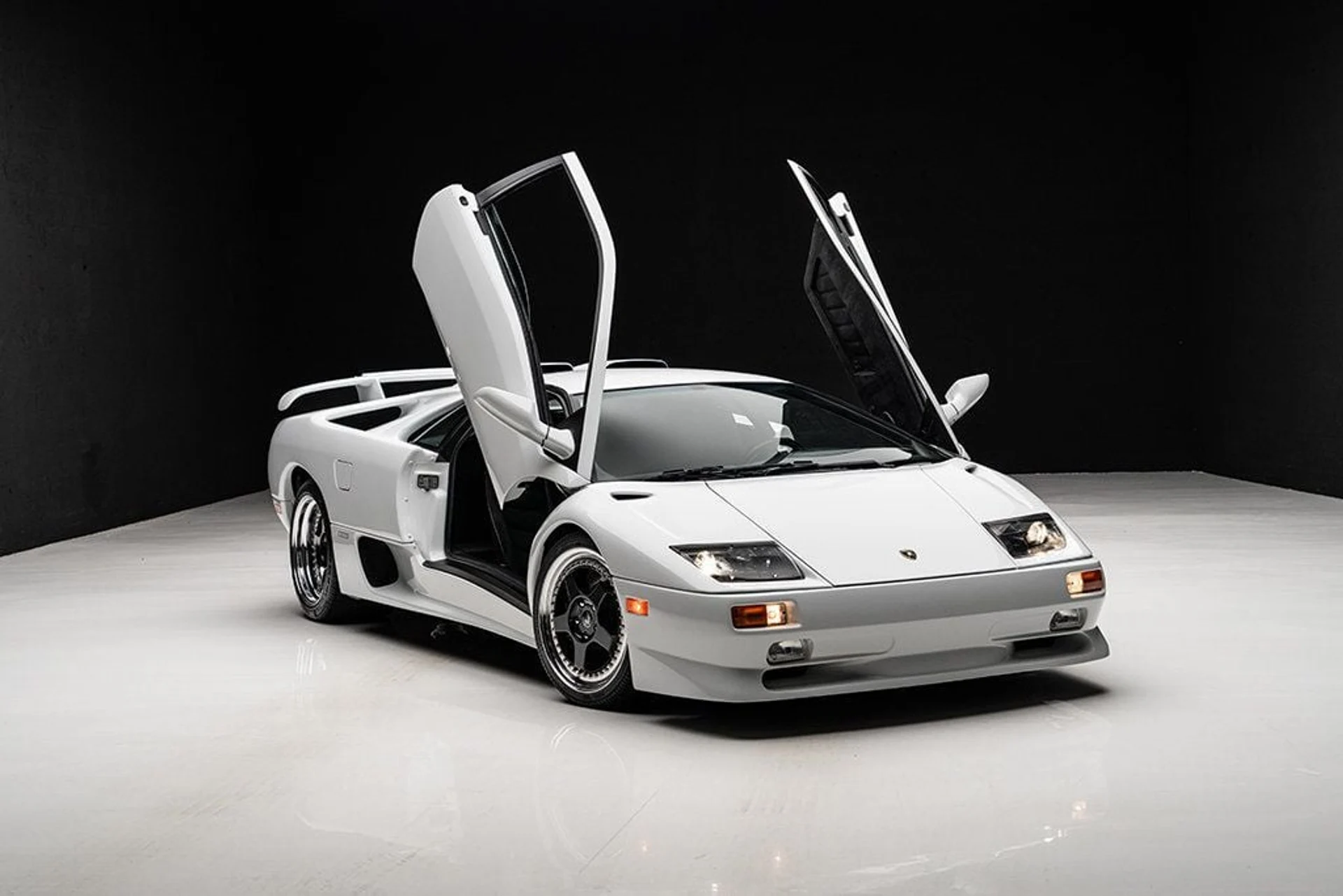 mph000_1882215761_used_1999_lamborghini_diablo_sv_9689_22911634_1_1024_0ed8b61aab