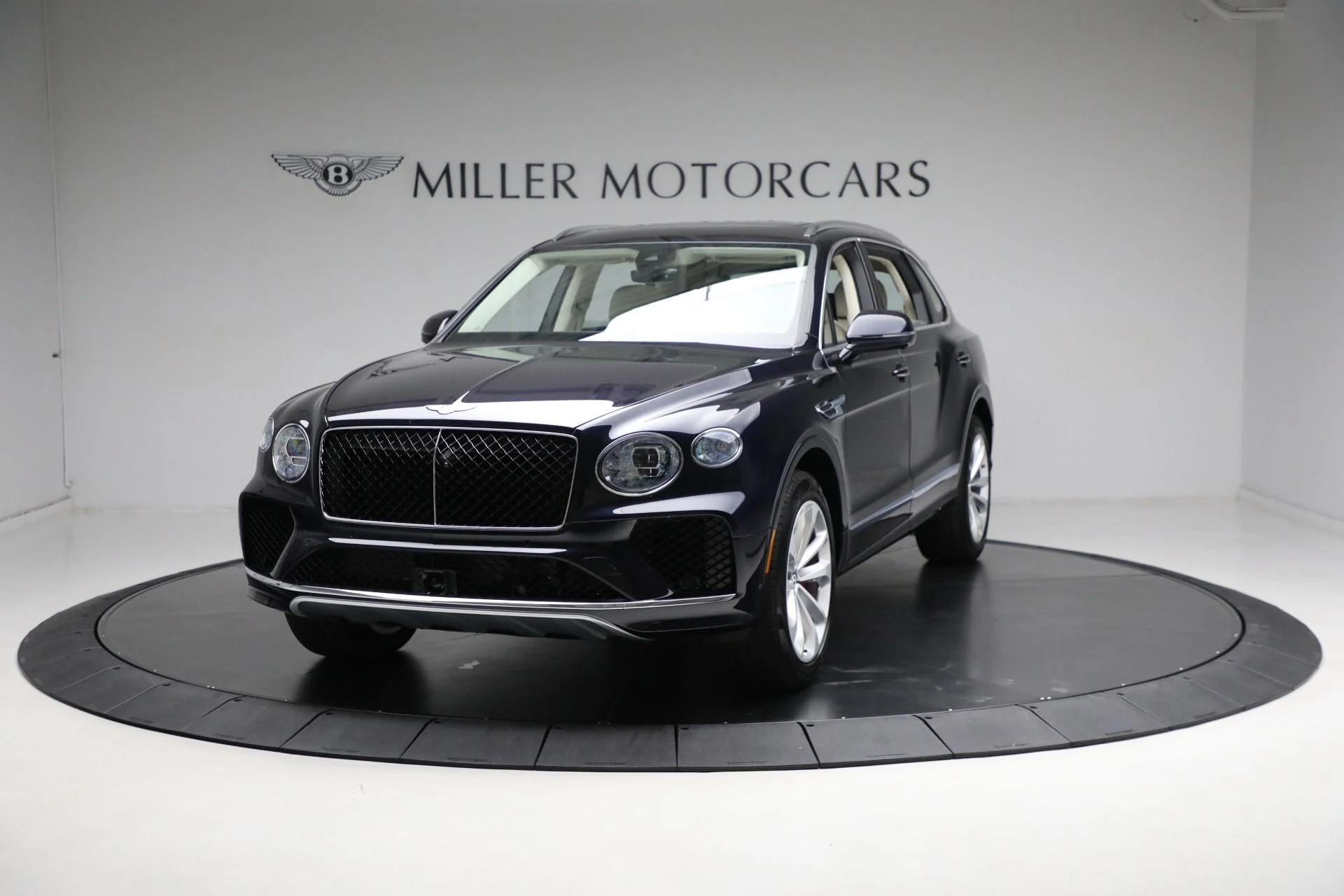 mph000_1883677249_Used_2024_Bentley_Bentayga_EWB_V8_1711043257_3c87bfd0ec