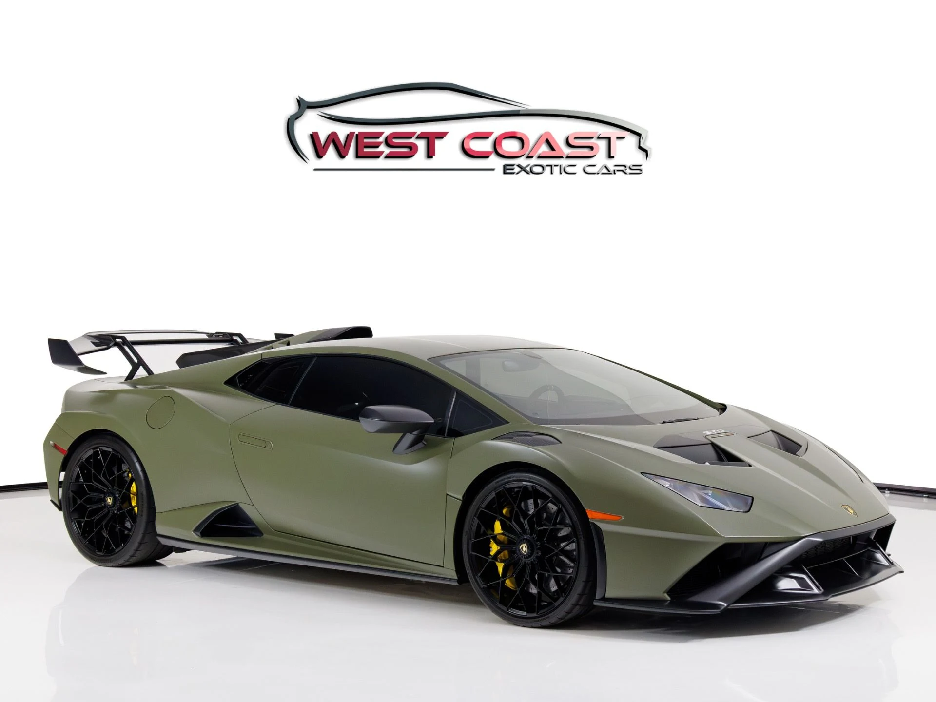mph000_1906521798_Used_2022_Lamborghini_Huracan_STO_1770056142_8522c8ac50