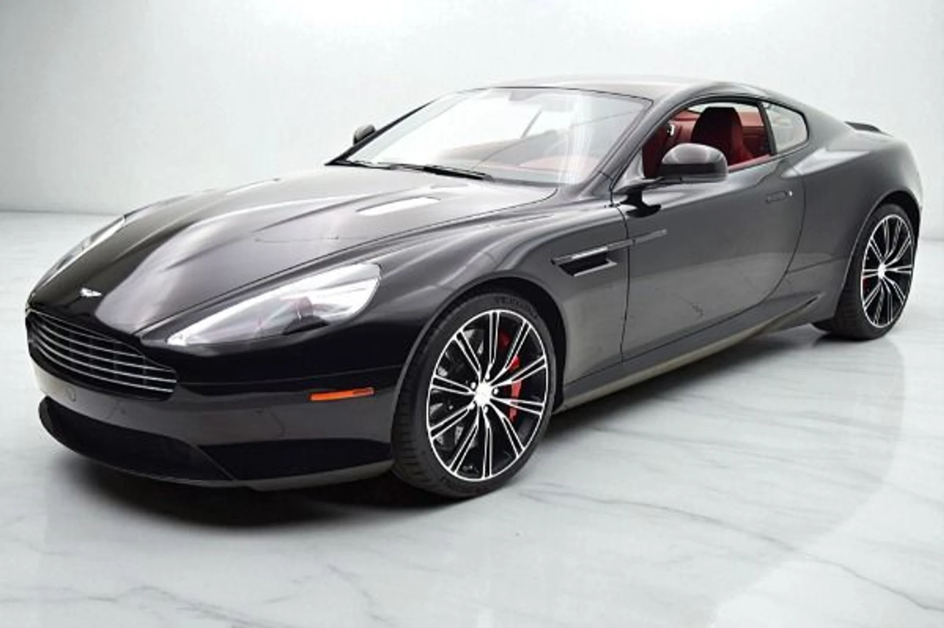 mph000_1920297700_Used_2015_Aston_Martin_DB_9_Carbon_Edition_dd866f0a59