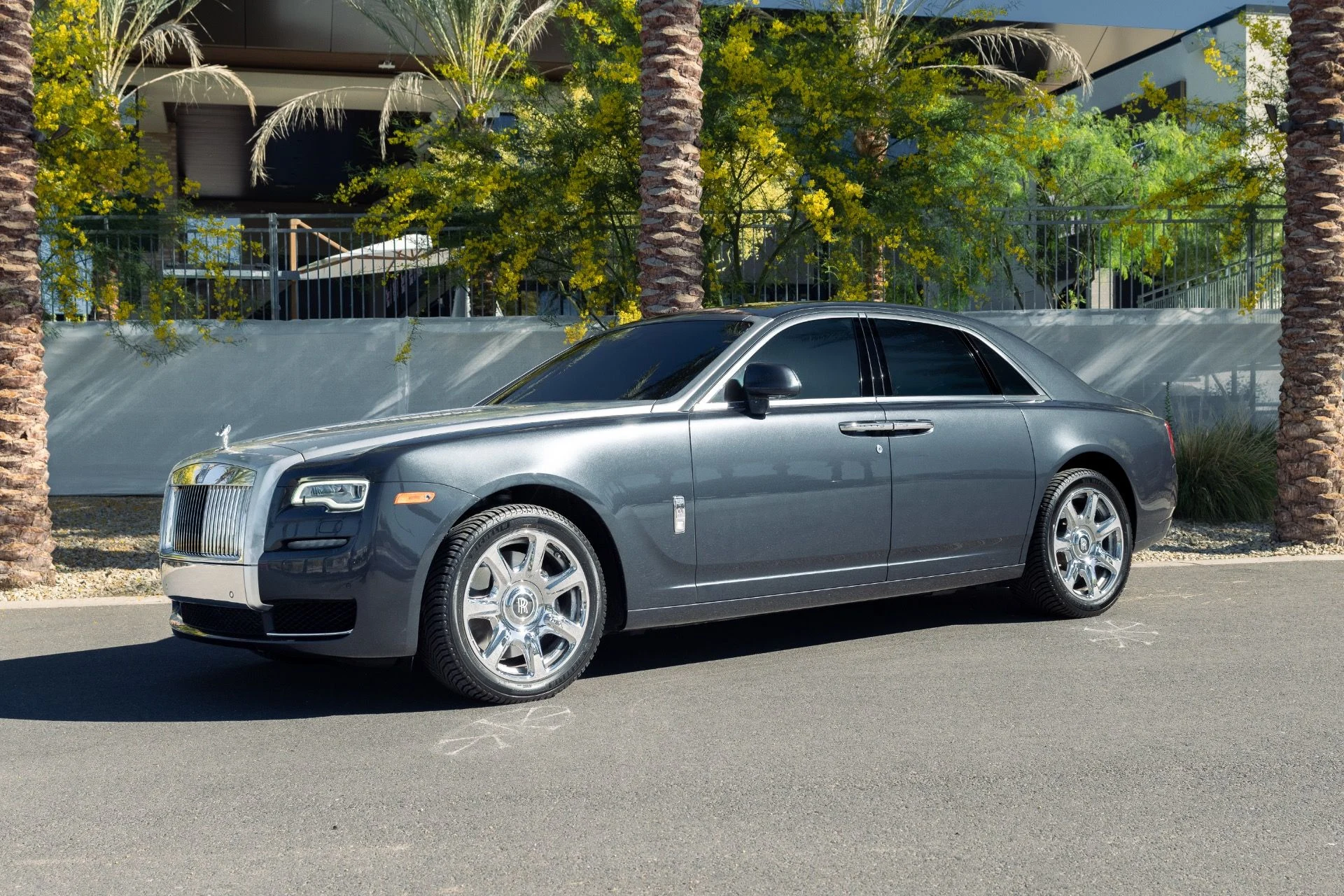 mph000_1932288441_Used_2017_Rolls_Royce_Ghost_1774727008_668696284f