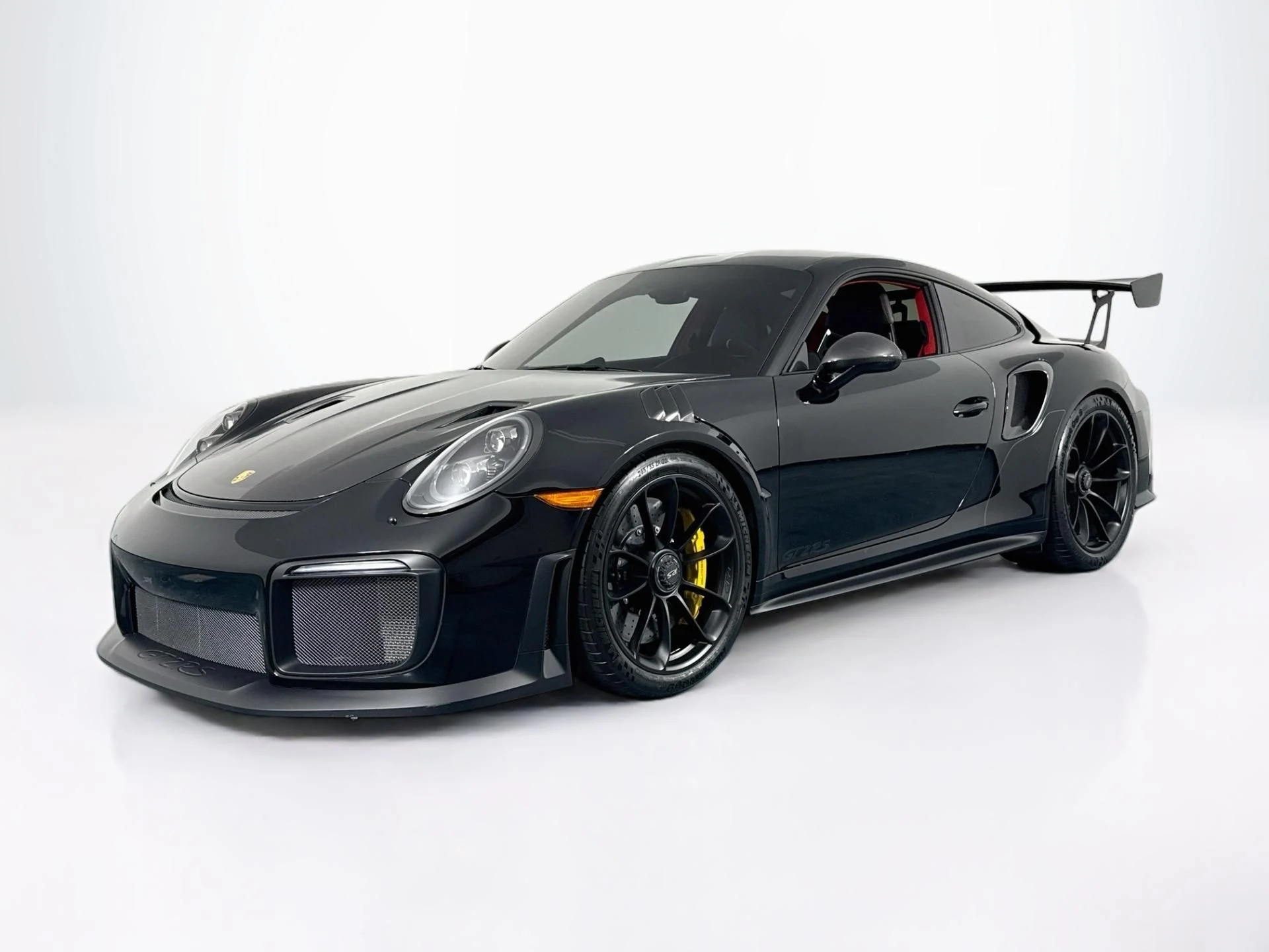 mph000_1933695632_Used_2018_Porsche_911_GT_2_RS_1785886138_53cc0b5c8c