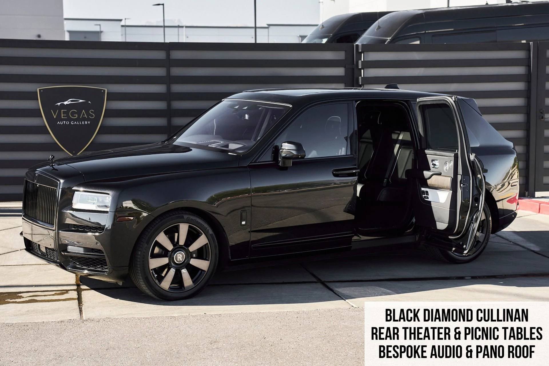 mph000_1936746517_Used_2019_Rolls_Royce_Cullinan_Base_1764382634_7cad251980