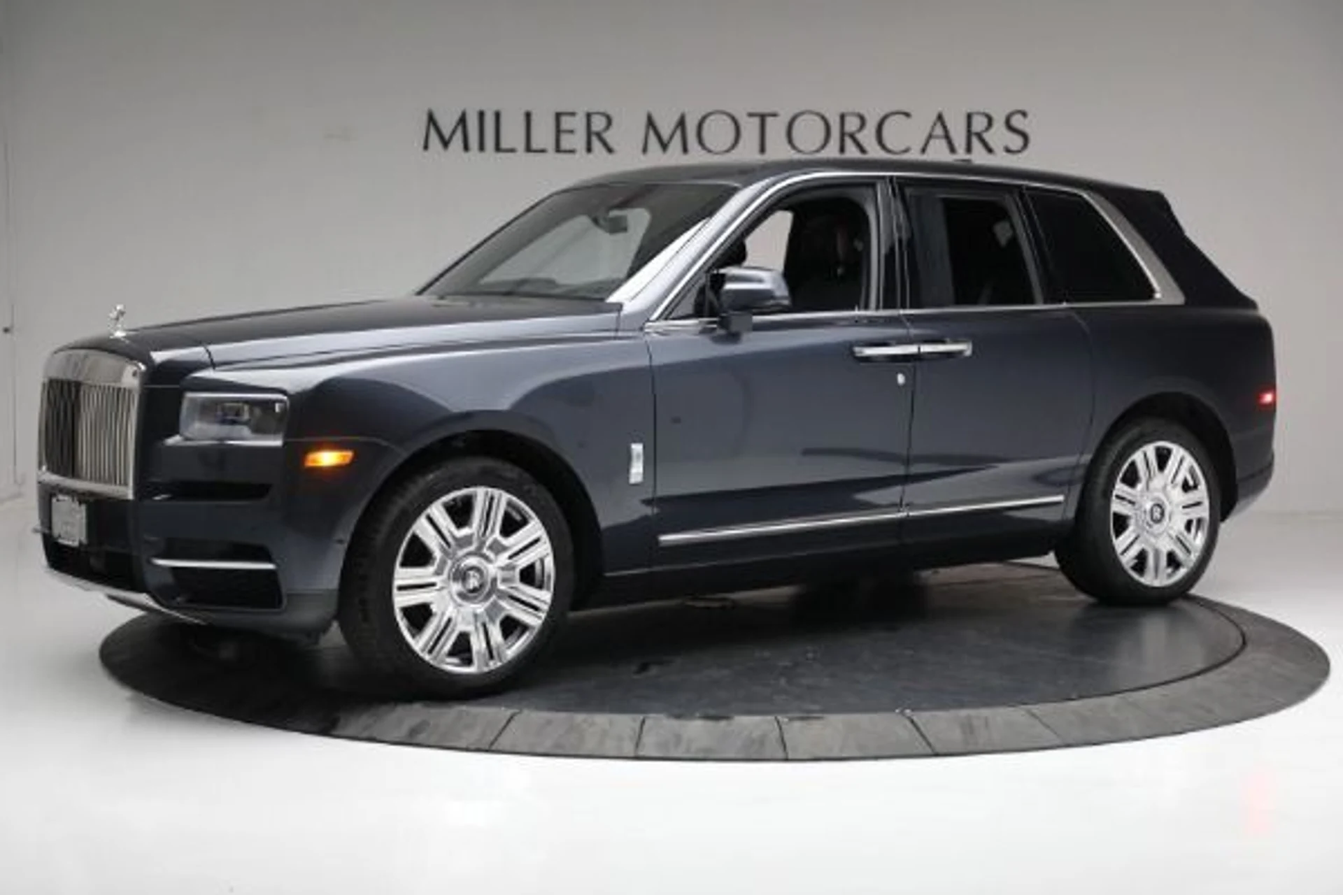 mph000_1939485908_Used_2019_Rolls_Royce_Cullinan_ed39794188
