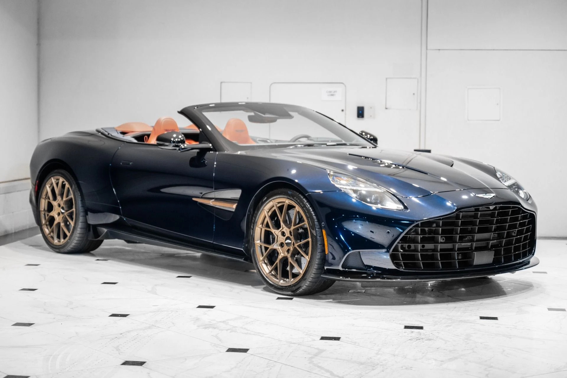 mph000_195371158_New_2026_Aston_Martin_Vanquish_Volante_Thrillseeker_Edition_1_of_3_1768066424_f3480f7bc7