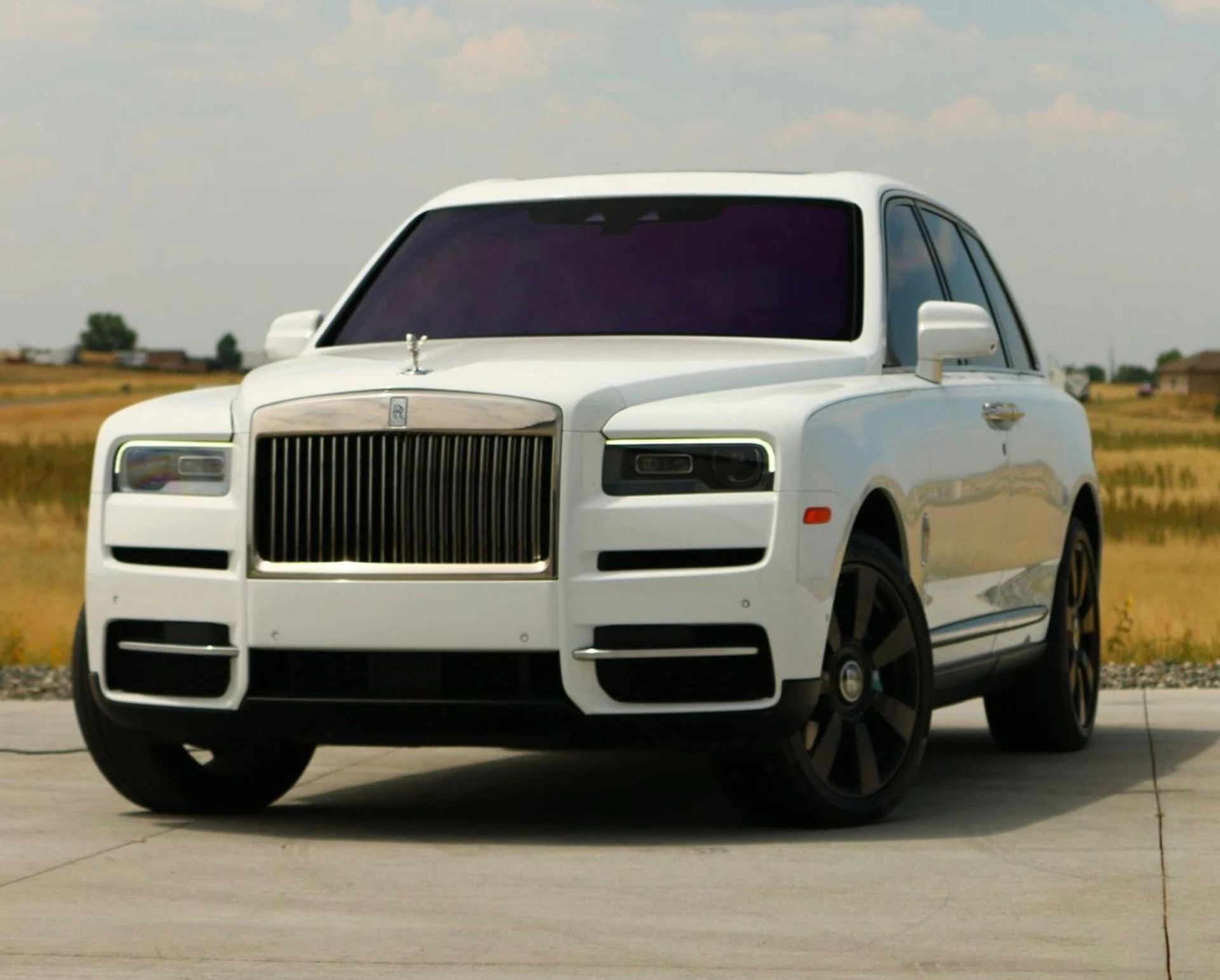 mph000_2024332796_Used_2019_Rolls_Royce_Cullinan_1754518830_cea0931c23